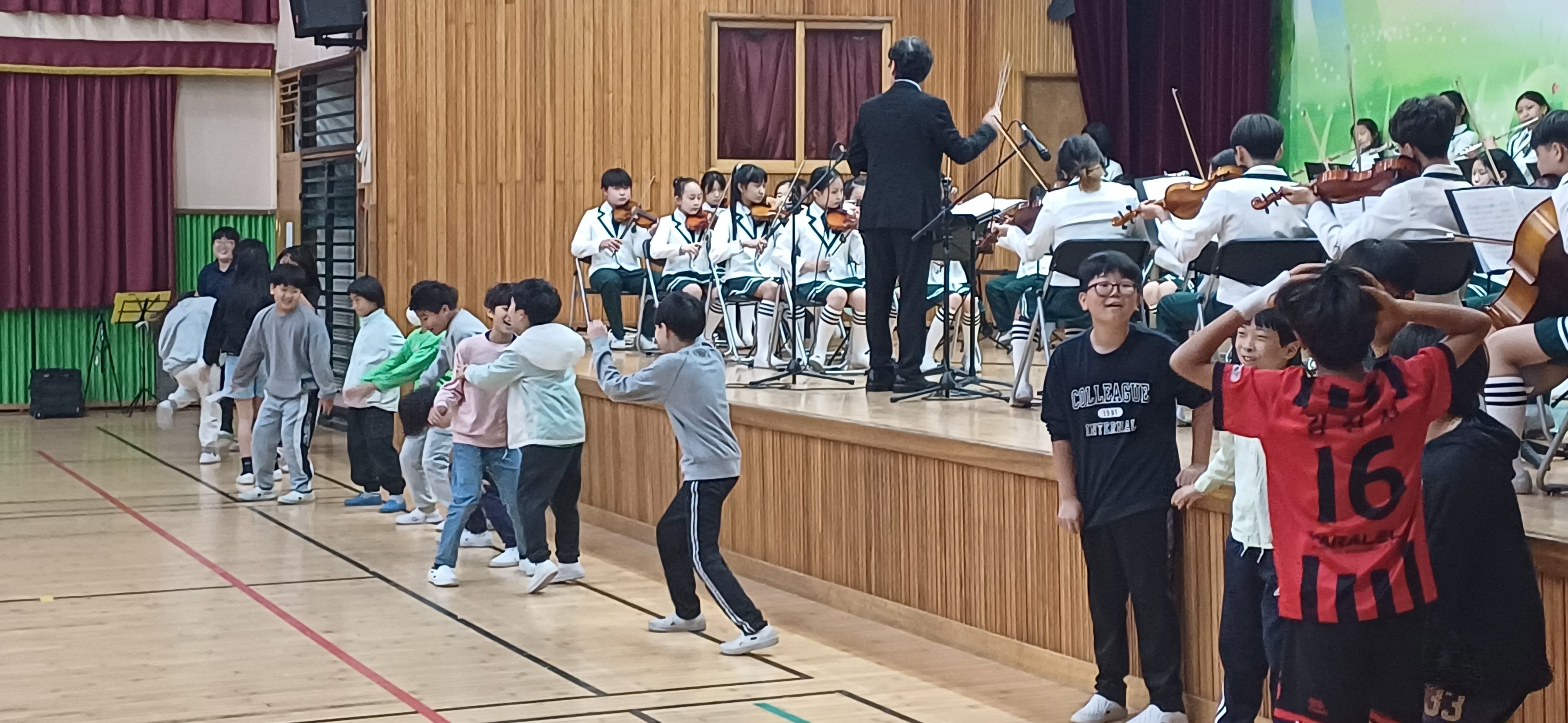 서남초, 제3회 서남어린이오케스트라 정기연주회 개최 - 관련이미지3