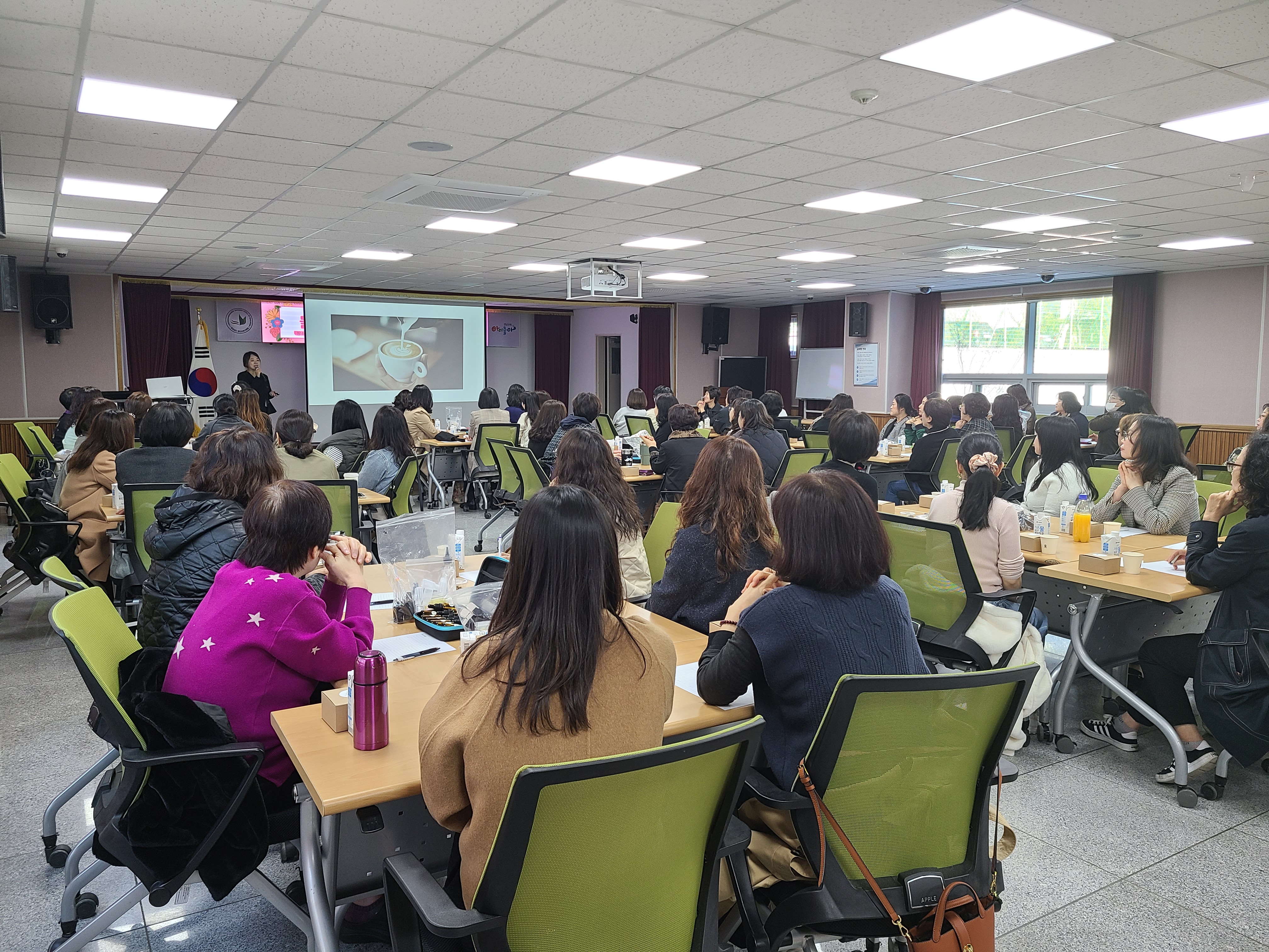 양산교육지원청, 돌봄전담사 소통,공감 힐링 연수 실시 - 관련이미지2