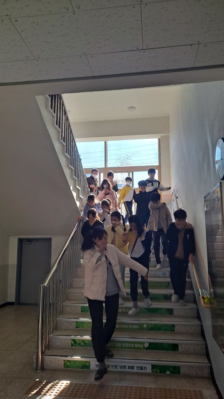 화재발생! 빨리, 안전하게 대피해요!(장재초등학교 2023년 합동소방훈련 실시) - 관련이미지1