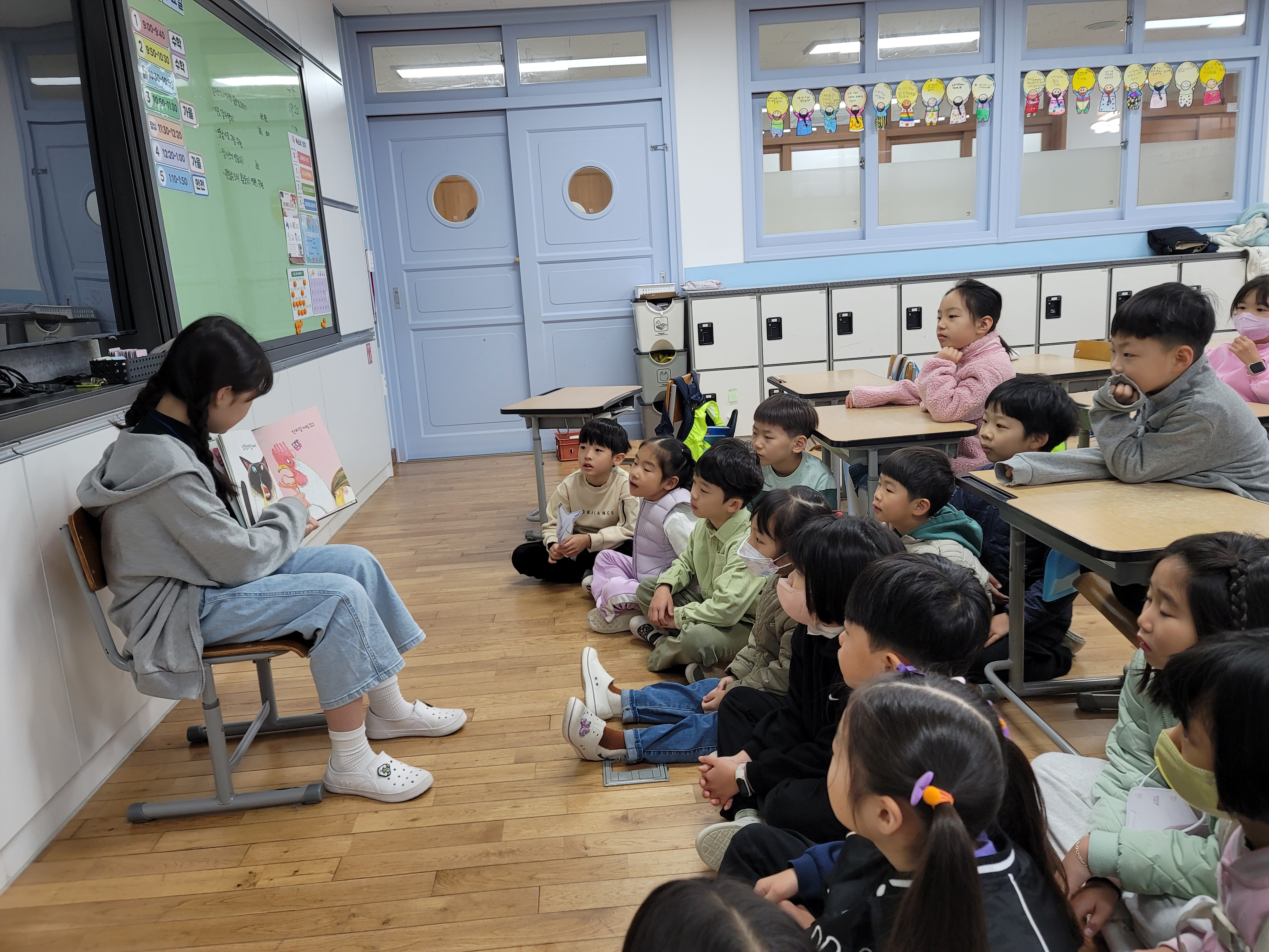갈전초, 독서동아리 야간캠프 개최- - 관련이미지1