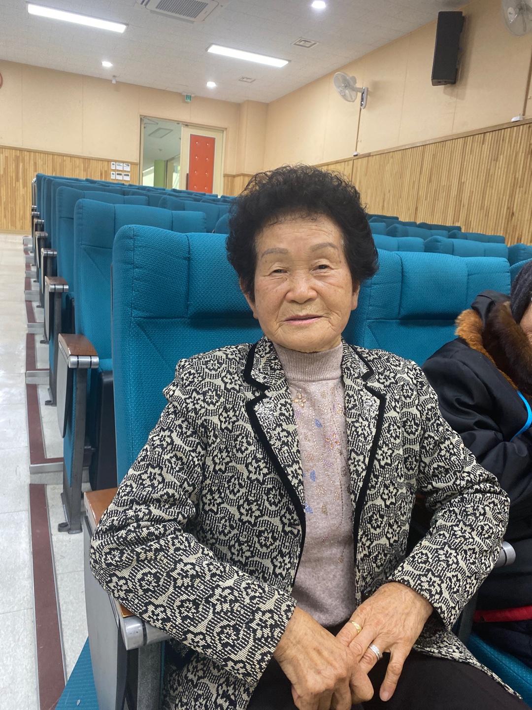 손녀가 졸업한 중학교에 할머니가 입학합니다 - 관련이미지5