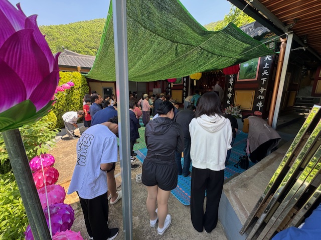 마산삼진고 장학생, 천광사에서 부처님 오신 날 맞아 뜻깊은 봉사활동 참여 - 관련이미지1