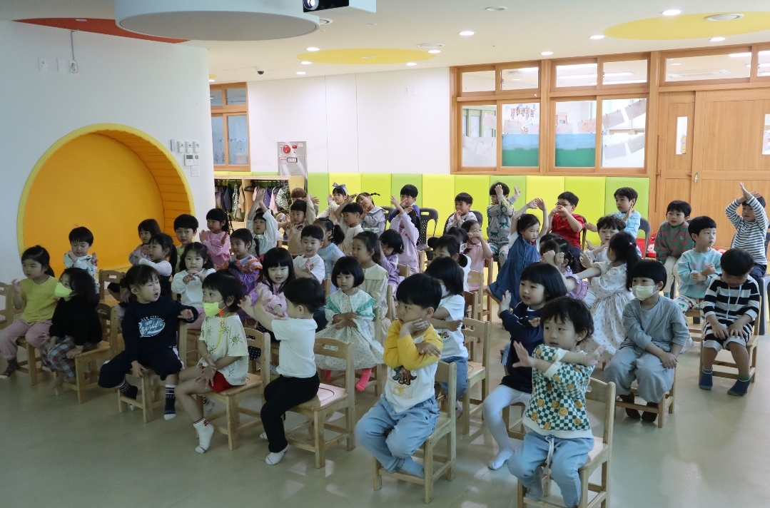 거제용소초병설유, 인터넷.스마트폰 중독 예방교육 실시! 스마트한 세상! 더 스마트한 우리 - 관련이미지3