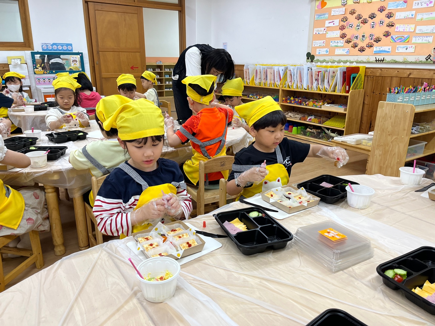 양산 석산초등학교병설유치원,  오감 발달 요리 활동 실시 - 관련이미지3