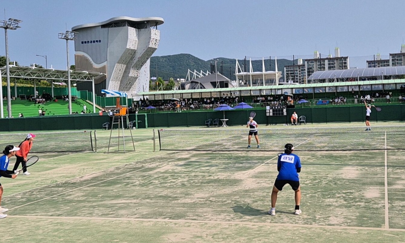 사파중학교 전국 제53회 전국소년체육대회 복식 및 단식 4강 진출 - 관련이미지1