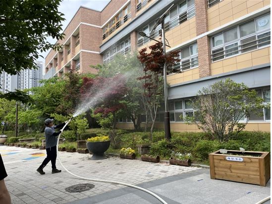 불이야! 신속히, 안전하게 대피해요! - 2024년 장재초등학교 자체소방훈련 실시 - - 관련이미지2