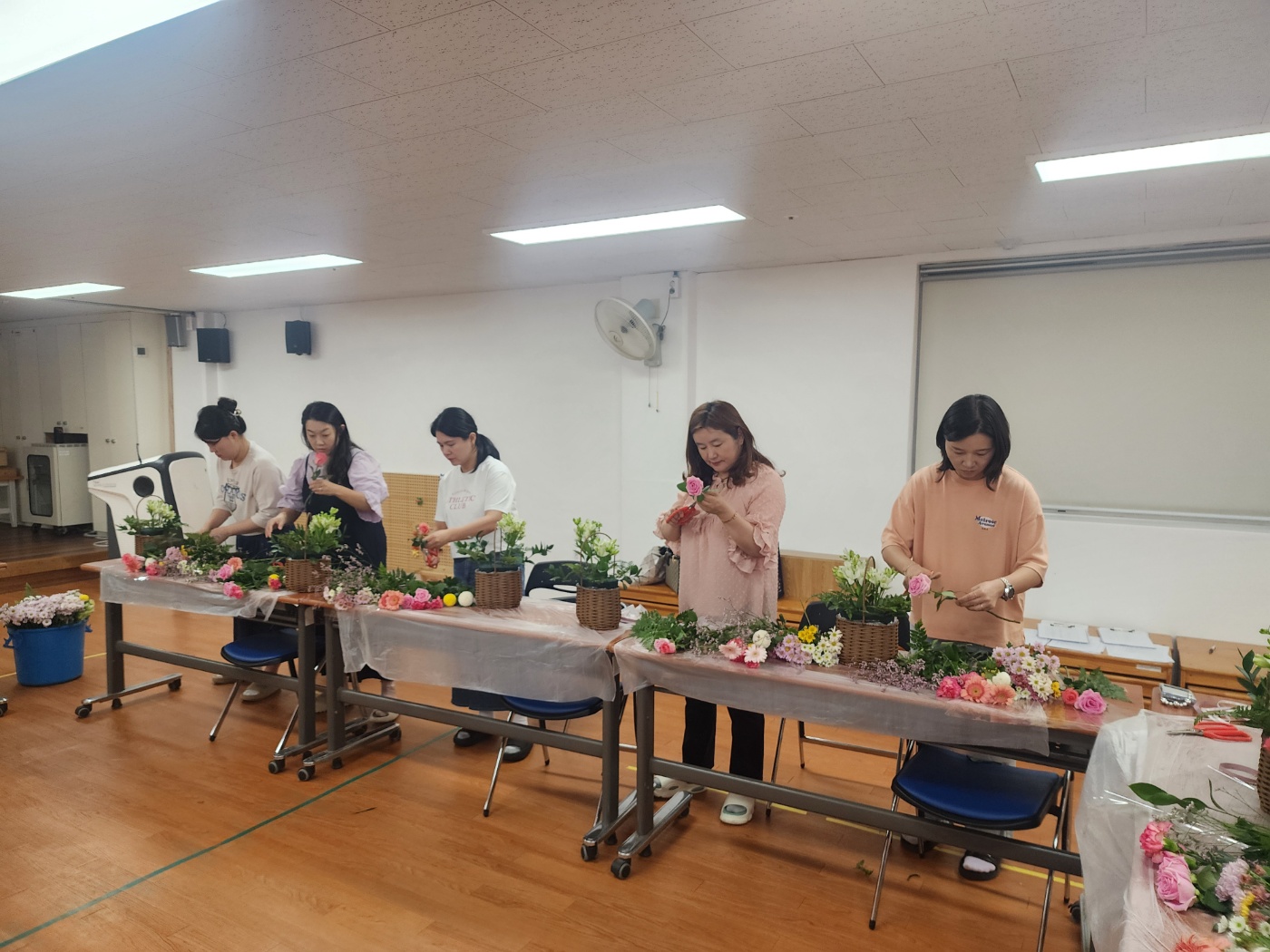한사랑유치원, 2024 행복맞이학교 교직원과 함께하는 행복 UP 꽃꽂이 힐링 연수 - 관련이미지2