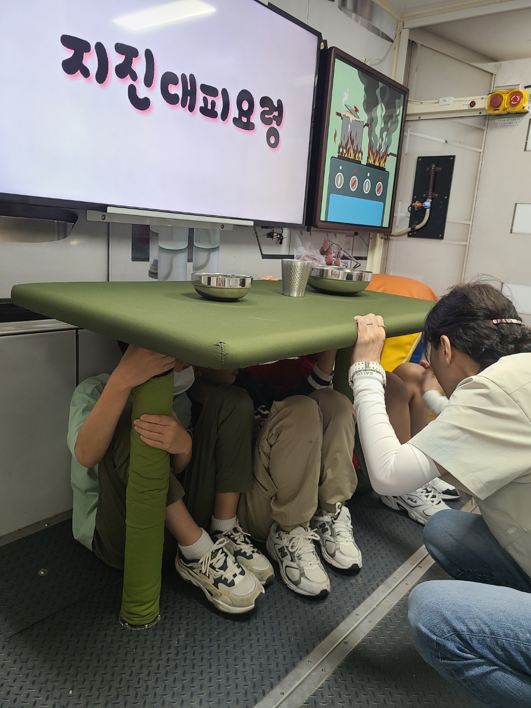 학생안전체험원, 섬으로 찾아가는 안전체험차량 - 관련이미지4