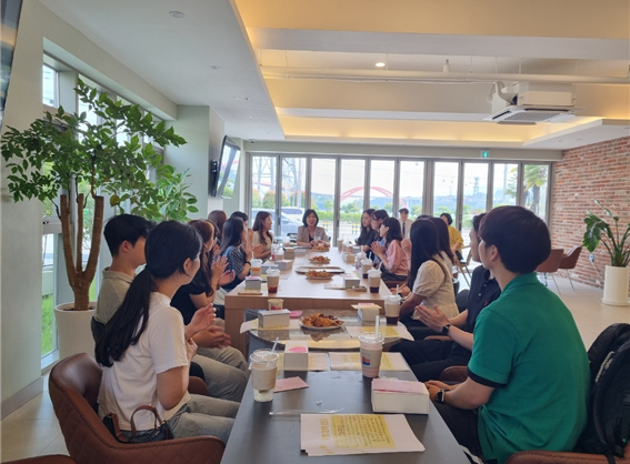 사천교육지원청, 신규교사 지역문화탐방 열다 사천미술관, 사천바다케이블카, 각산 등 방문 - 관련이미지3