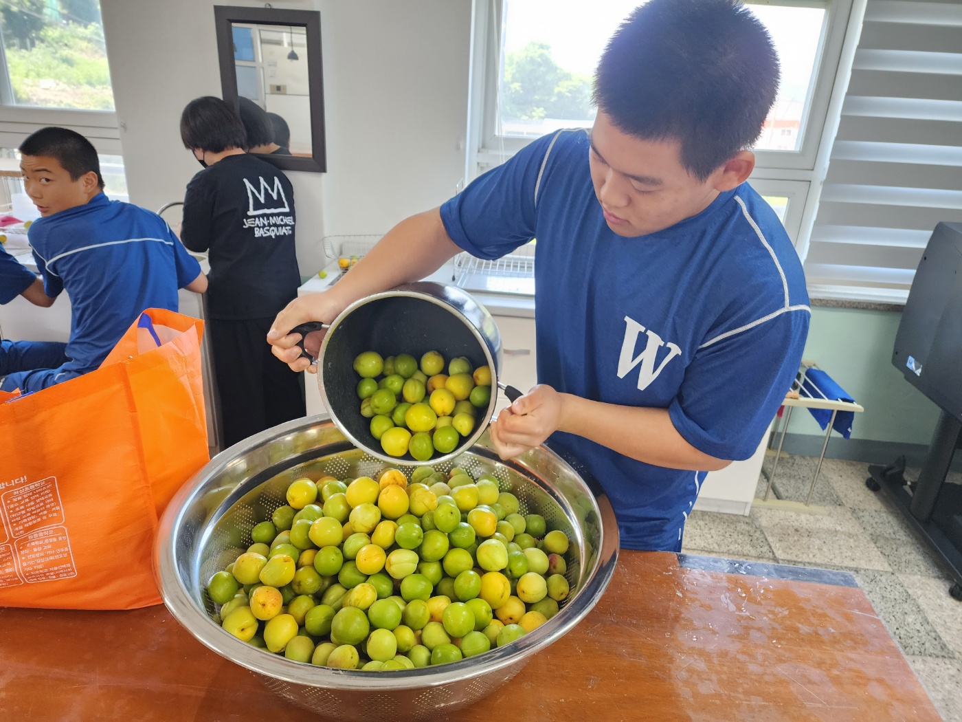 원동중학교, “열두달 빛나는 원동 온빛깔” 6월 빛깔 ‘매실’로 초록 물들이다! - 관련이미지2