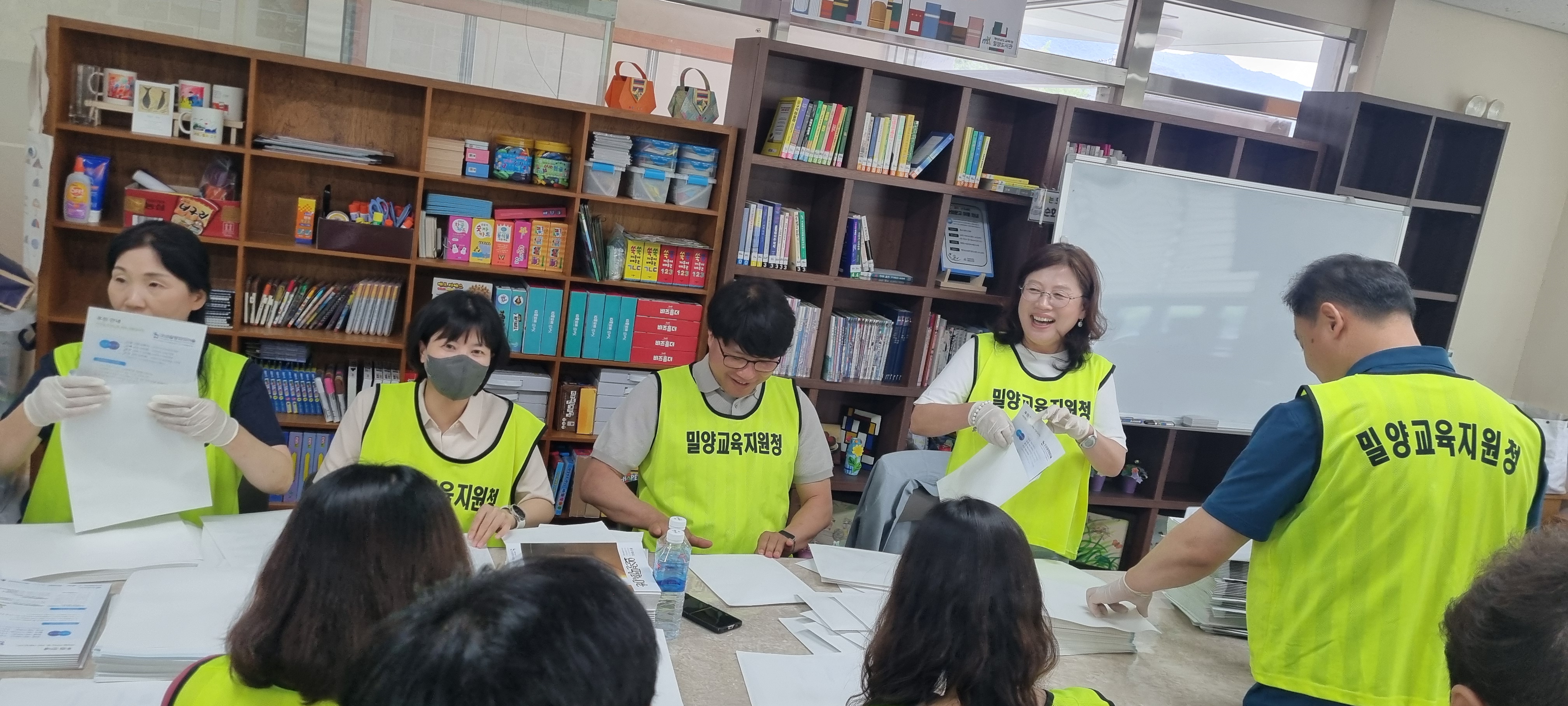 밀양교육지원청 청렴봉사동아리“미리미회”장애인복지시설 “오순절평화의 마을” 봉사활동 실시 - 관련이미지2
