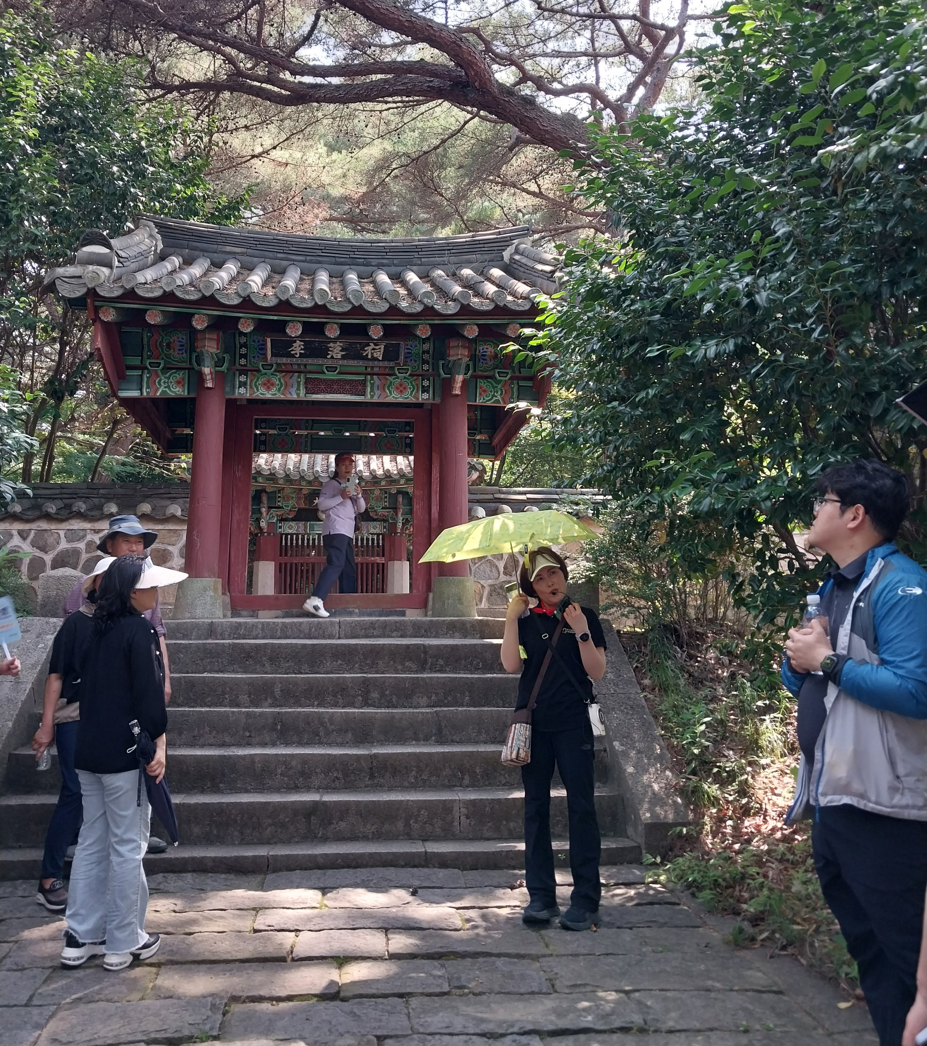 남해교육지원청, 청렴 한마음 바래길 걷기 및 쓰담 쓰담 환경정화 봉사활동 실시 - 관련이미지5