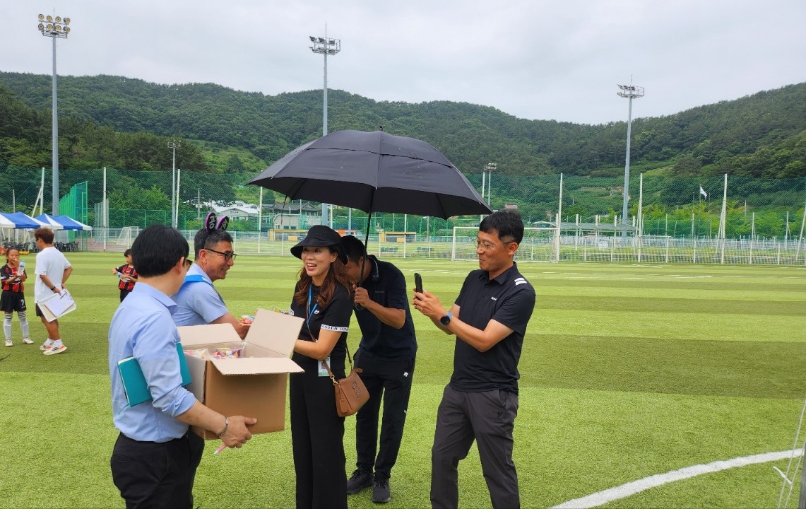 통영교육지원청, 2024. 교육장배 아동축구대회 청렴 캠페인 및 학교운동부 청렴 격려 실시 - 관련이미지3