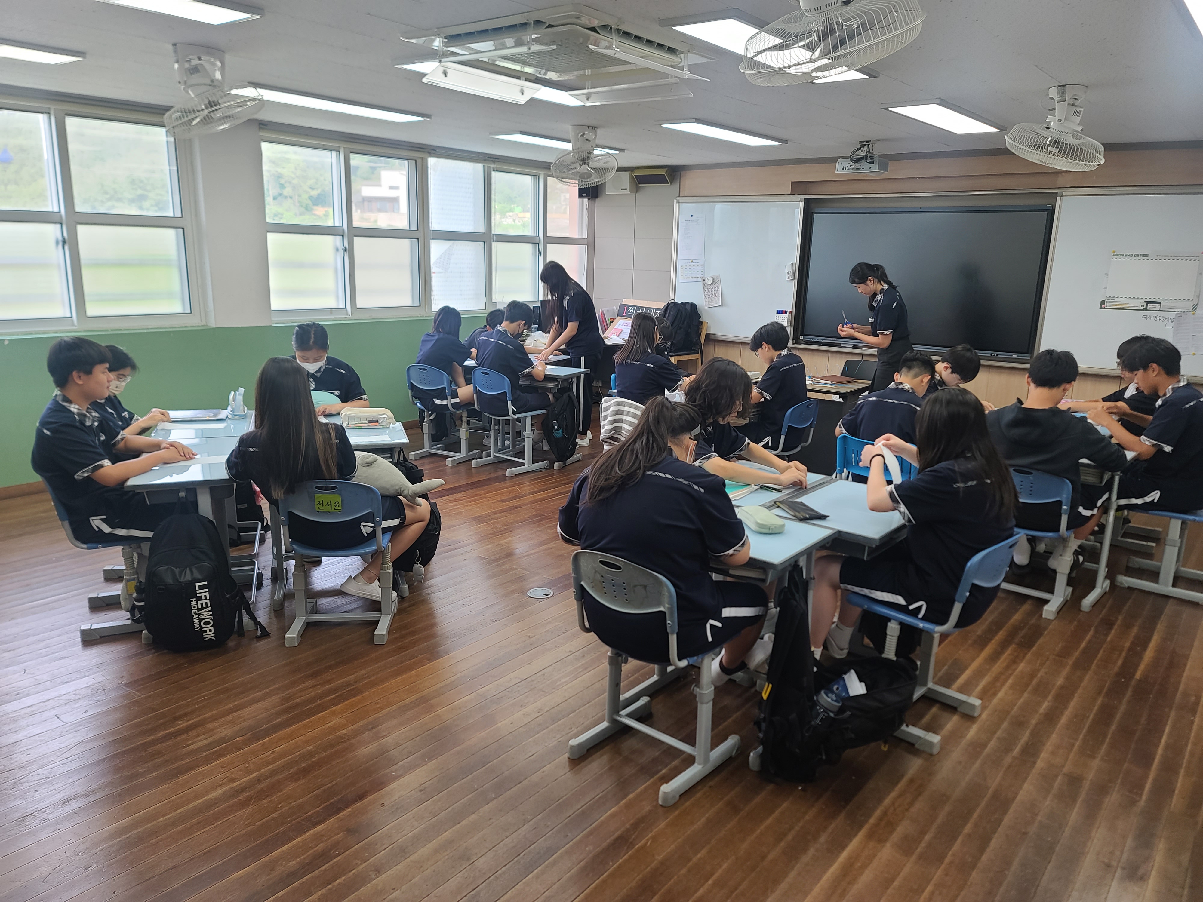 웅동중, 6·25 학도병 참전유공자의 뜻을 기리다. - 관련이미지1
