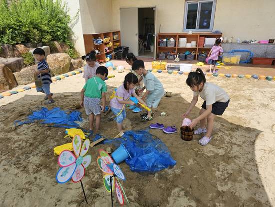 산청유치원, 행복학교“학교공개의 날”운영 - 관련이미지1