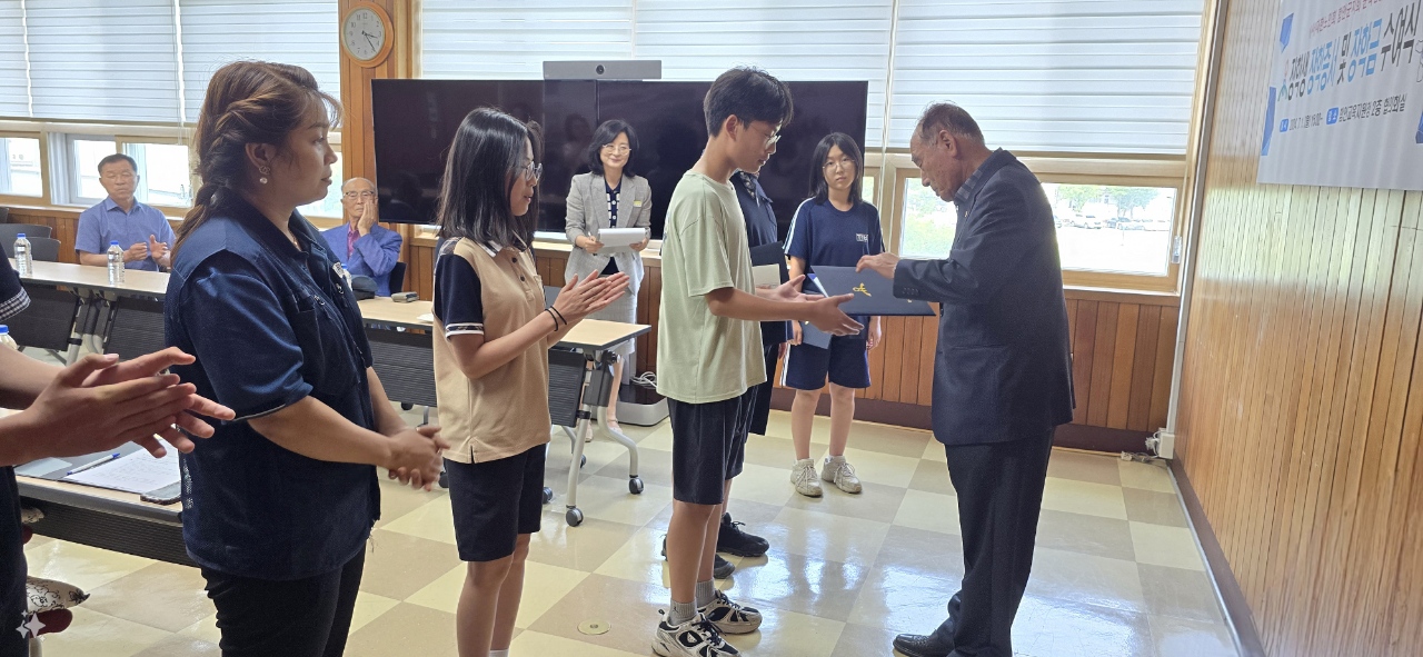 인의예지 인재육성 장학금 수여 - 관련이미지2