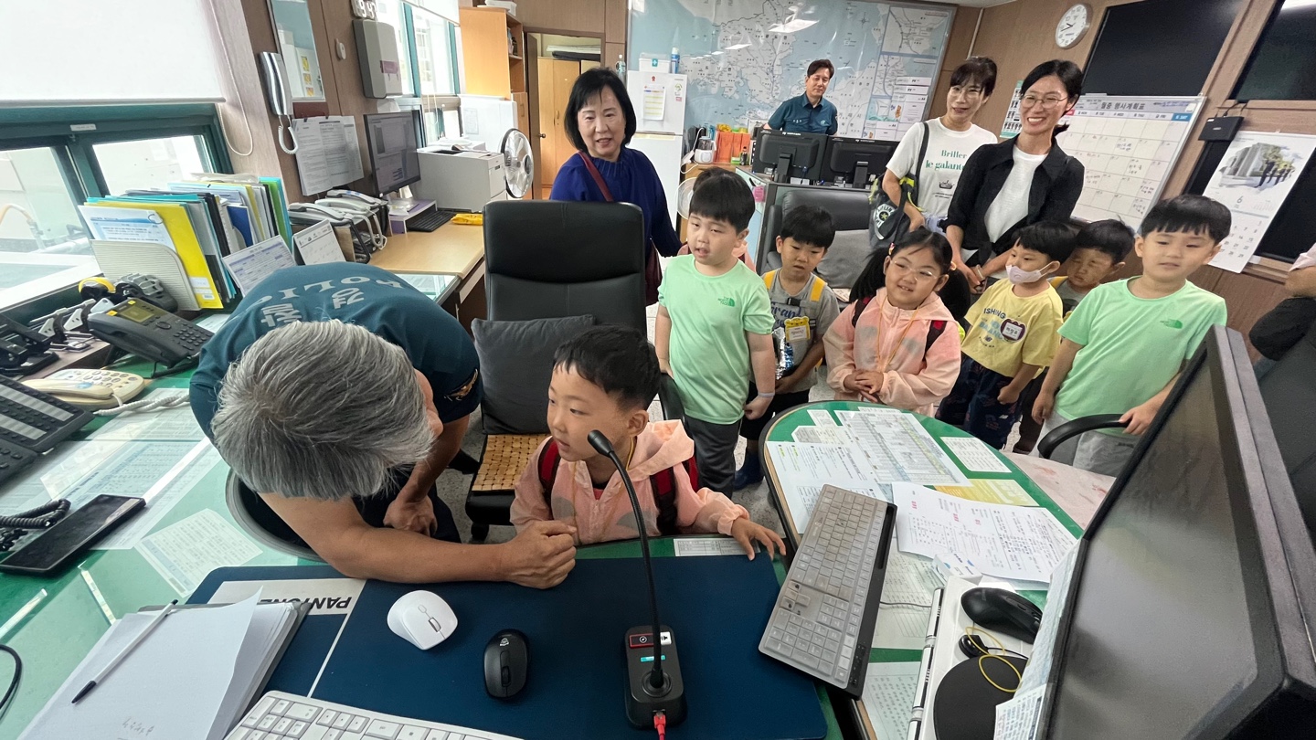 충렬초병설유치원 소규모 유치원 공동현장체험학습(경찰서, 소방서, 우체국, 이마트를 다녀왔습니다.) - 관련이미지2