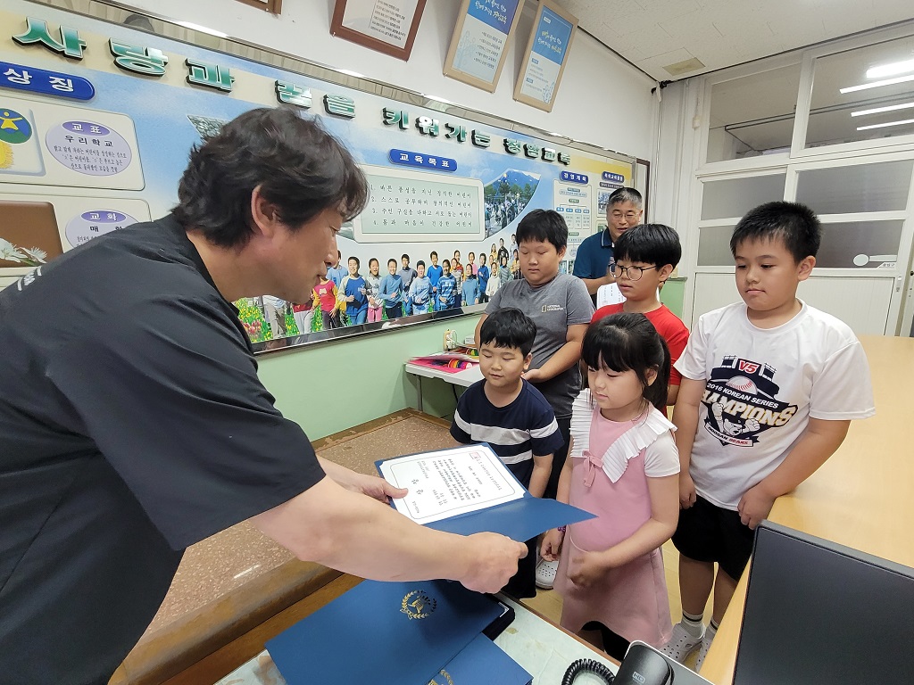 우리는 창의력 챔피언 ？ 청암분교장 전교생 입상 - 관련이미지1