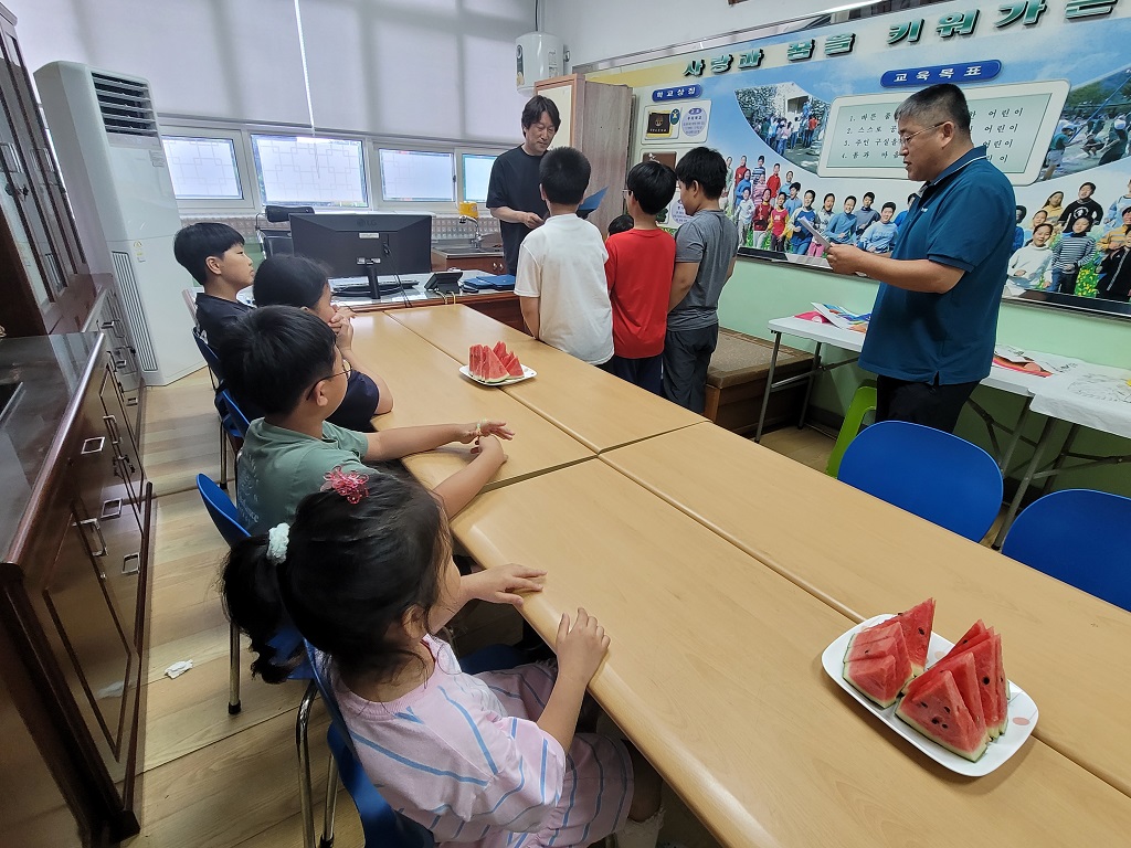 우리는 창의력 챔피언 ？ 청암분교장 전교생 입상 - 관련이미지3