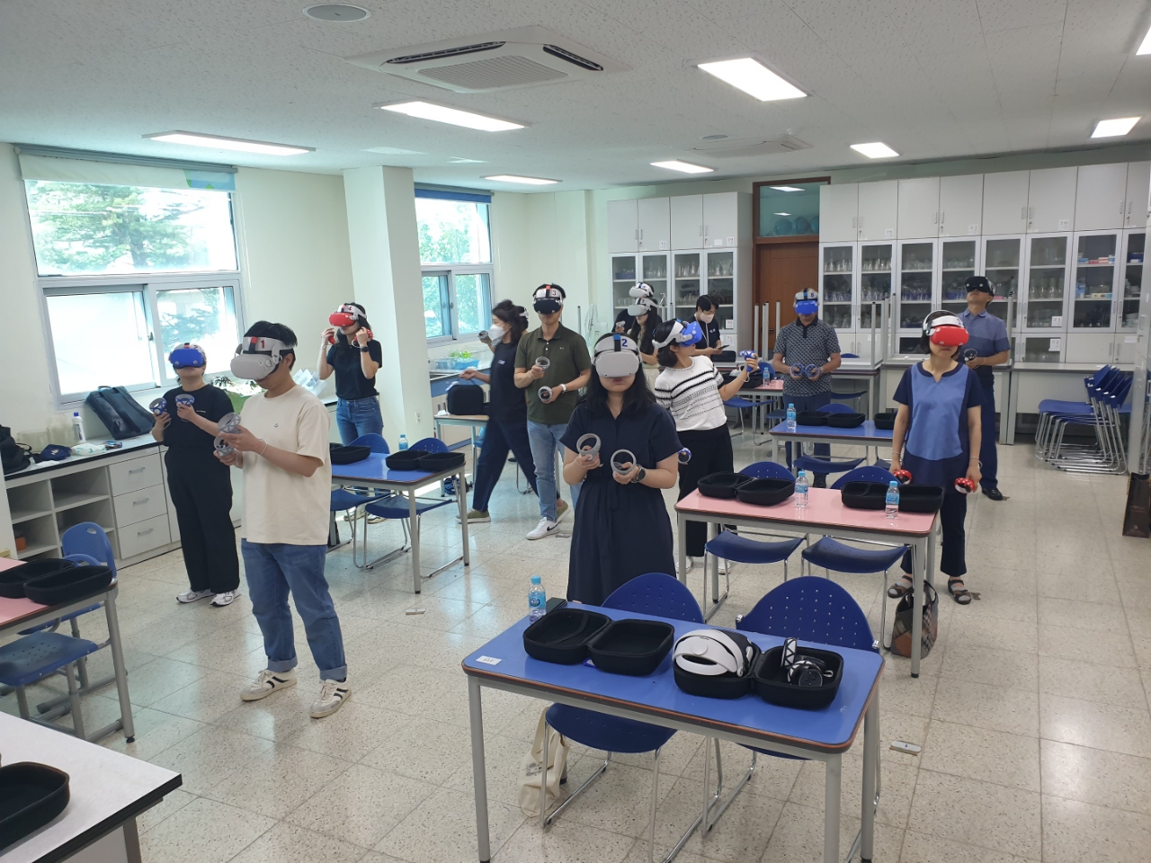 거창교육지원청, 자유학기제 업무담당자 및 진로체험지원단 VR 체험 연수 실시 - 관련이미지1