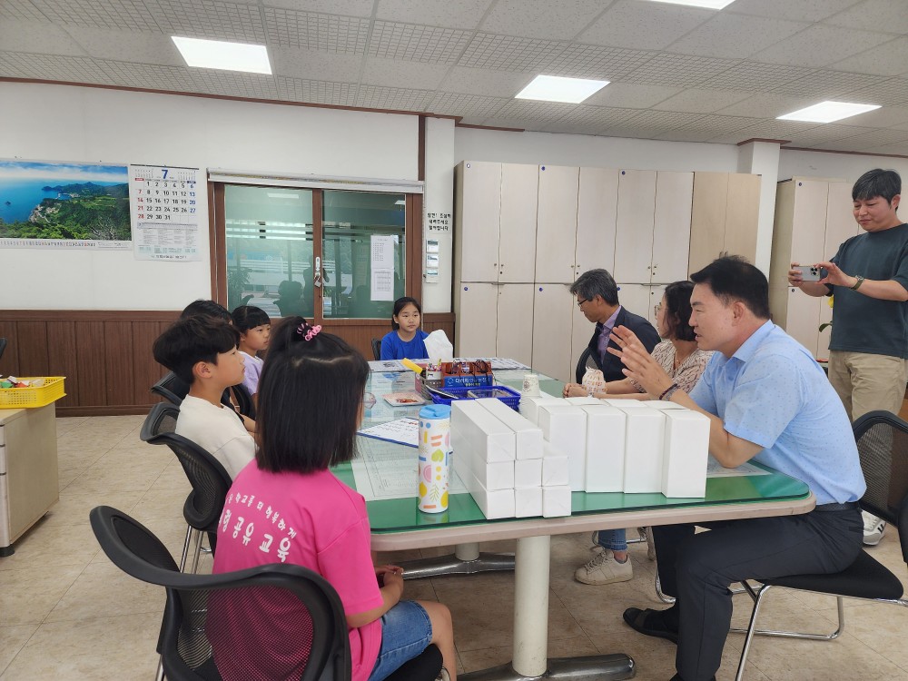 용덕초, 재능기부를 실천해봐요! 동네탐구 진로교육 실시 - 관련이미지1