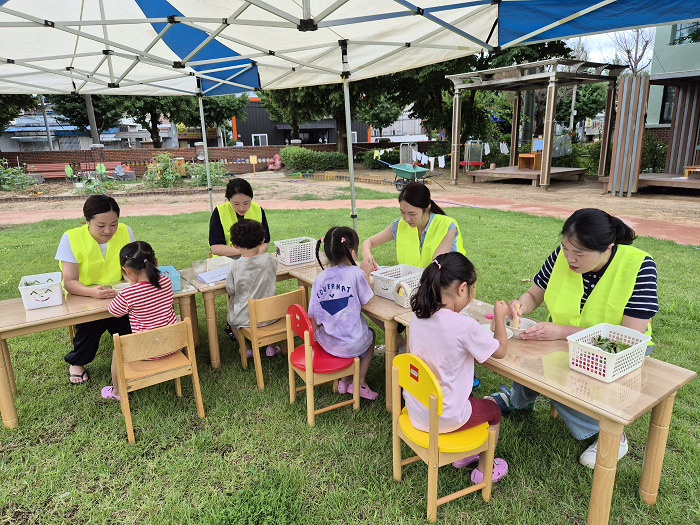 창원한별유치원, 초록 잔디 마당에서 여름 놀이 한마당 - 관련이미지2