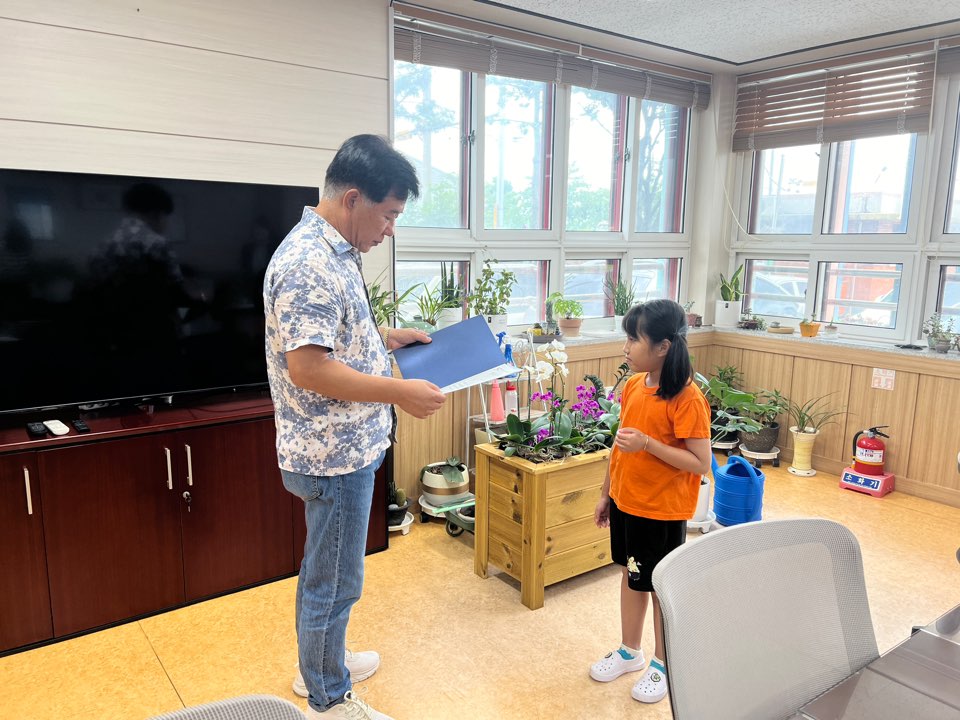 (주)예지정밀, 김해은혜학교에 장학금 전달 - 관련이미지2