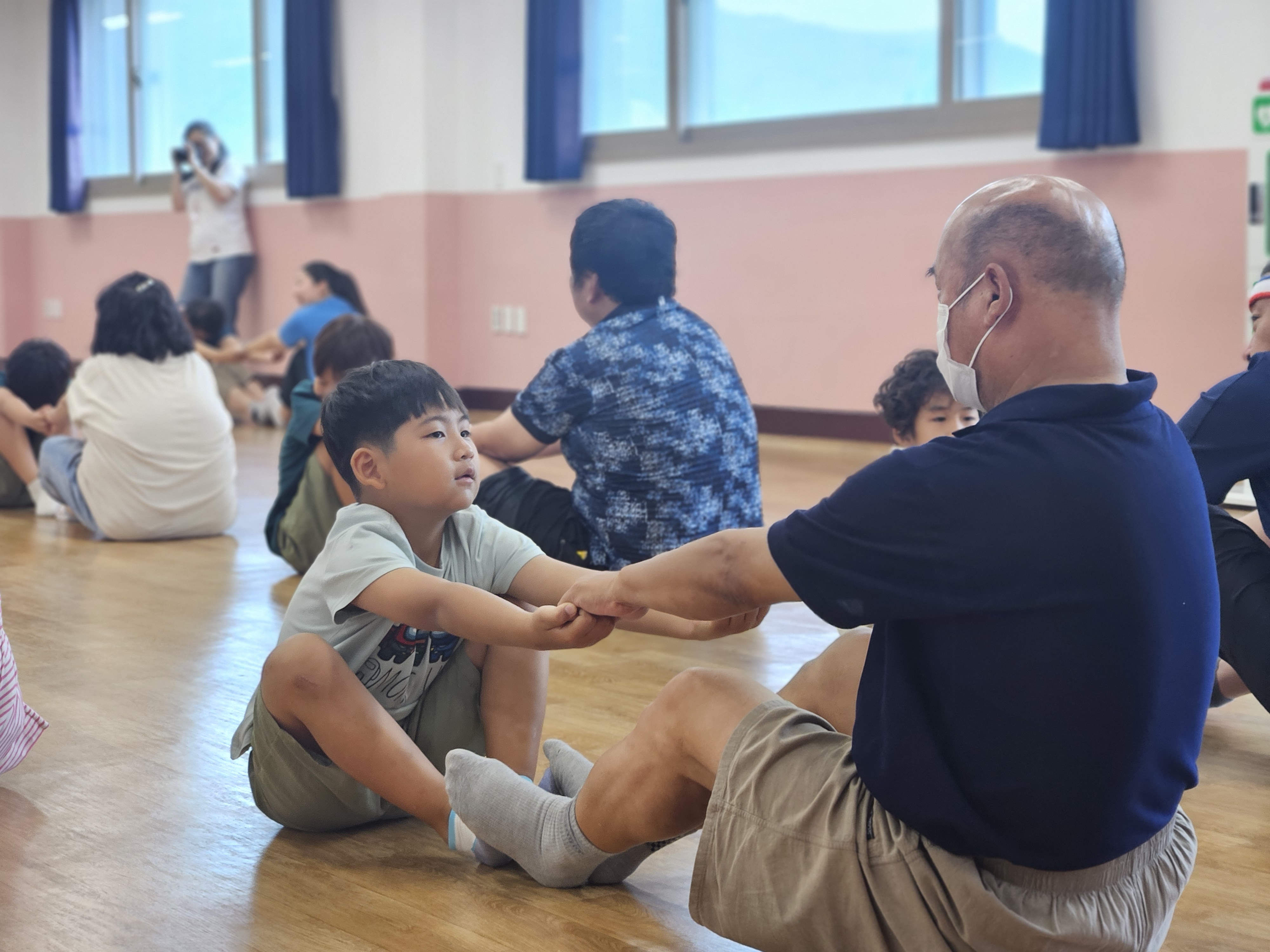 밀양 숭진초, 직접 기른 보리와 함께 이웃 사랑 실천 - 관련이미지3