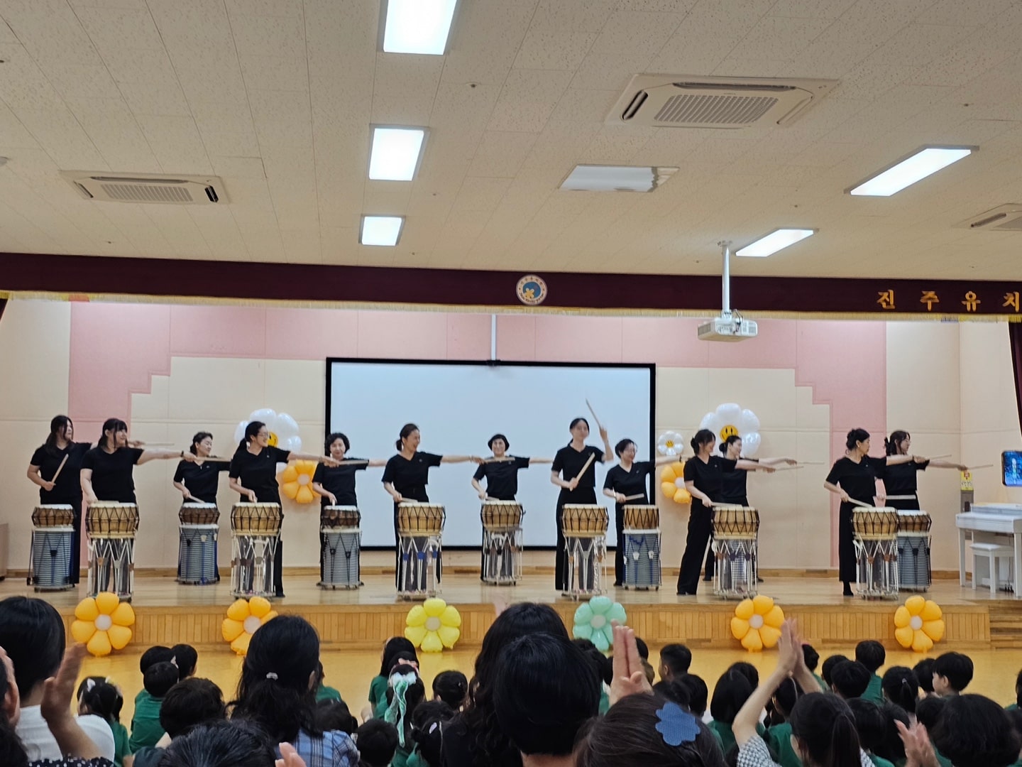 진주유치원, 해피 팡팡 진주 아이 예술 Day! 행복학교 10주년 행사 실시! - 관련이미지2