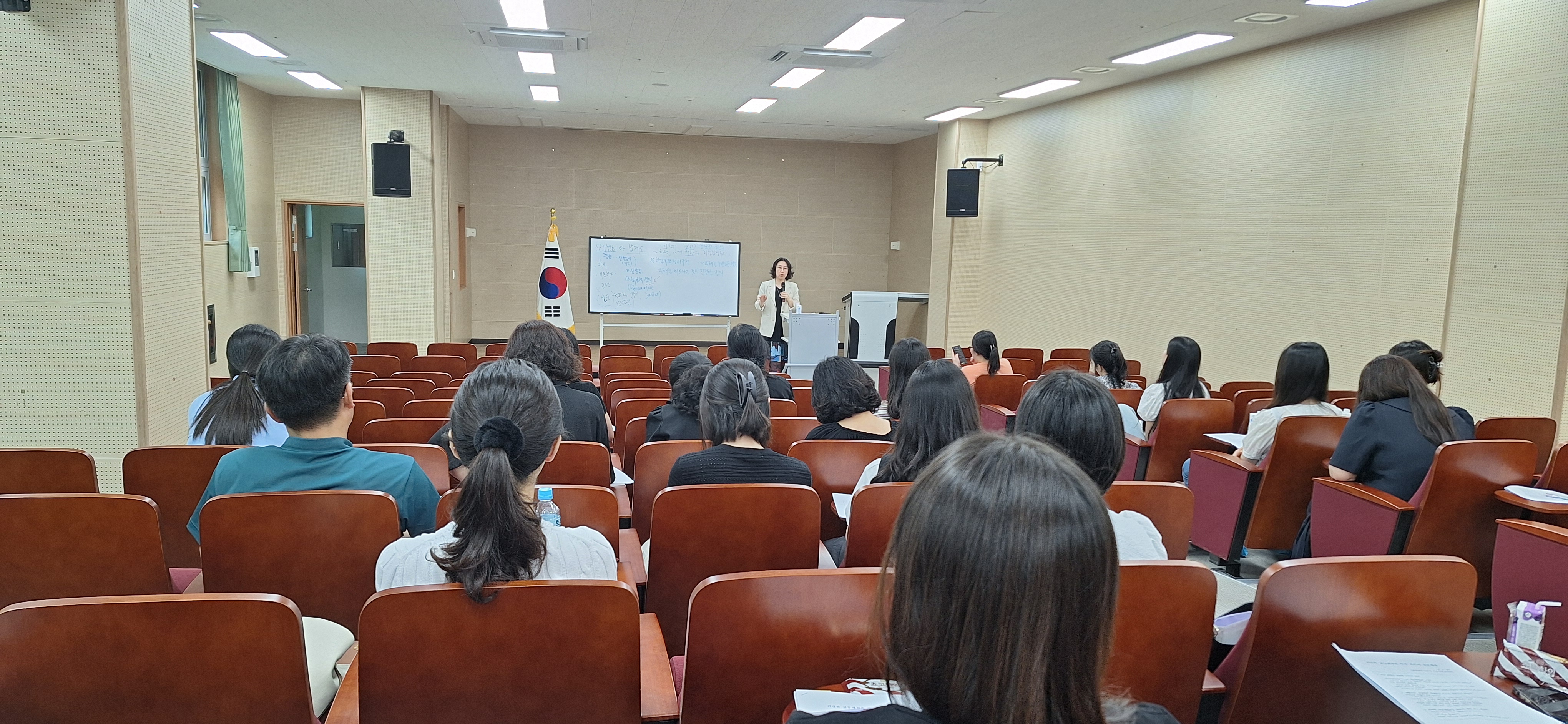 거제교육지원청, 교사 성장 꾸러미 연수로  ‘성큼성큼 성장할 거제?!’ - 관련이미지1