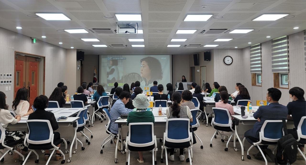 김해교육지원청,‘학교폭력대책심의위원회’의 품격을 높이다! - 관련이미지1