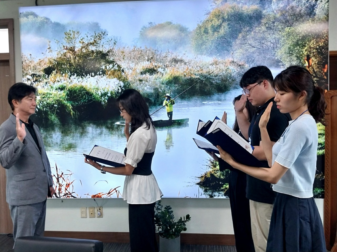 창녕교육지원청, 2024.9.1.자 신규교사 임명장 수여식 개최 - 관련이미지3