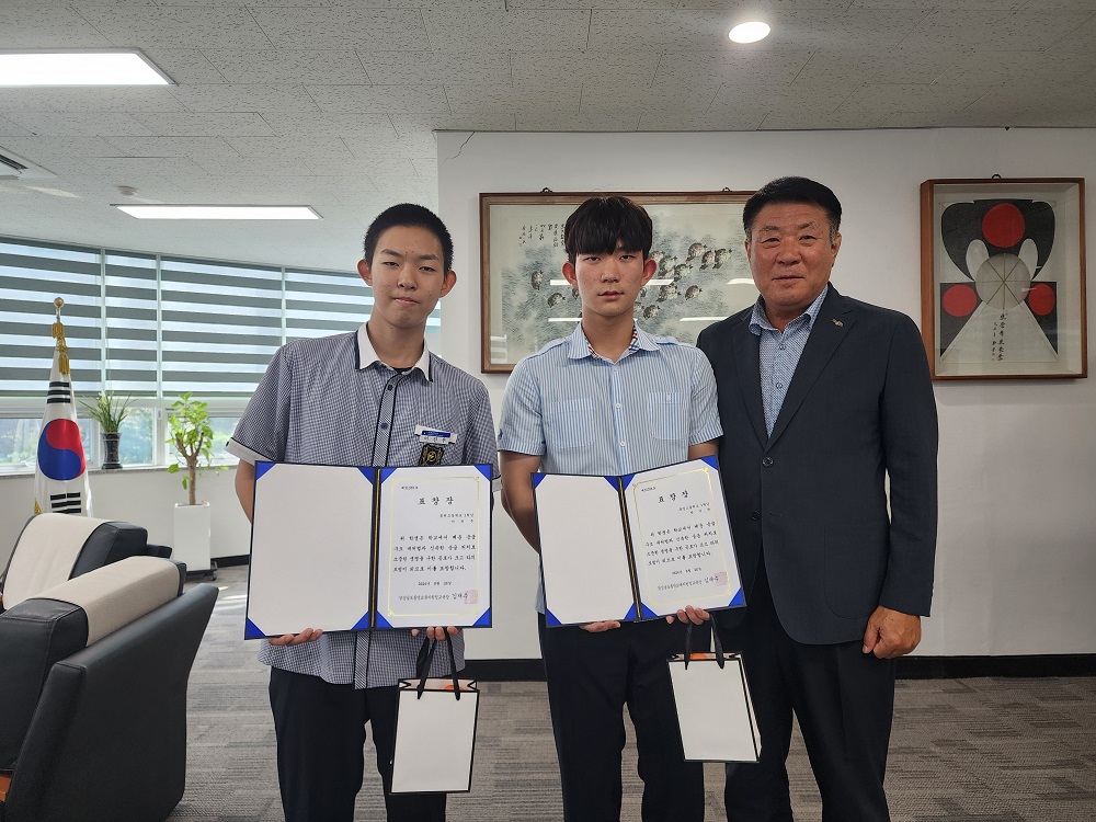 통영교육지원청, 발빠른 신고와 인명구조로 물에 빠진 여성을 구한 통영 고교생들 - 관련이미지2