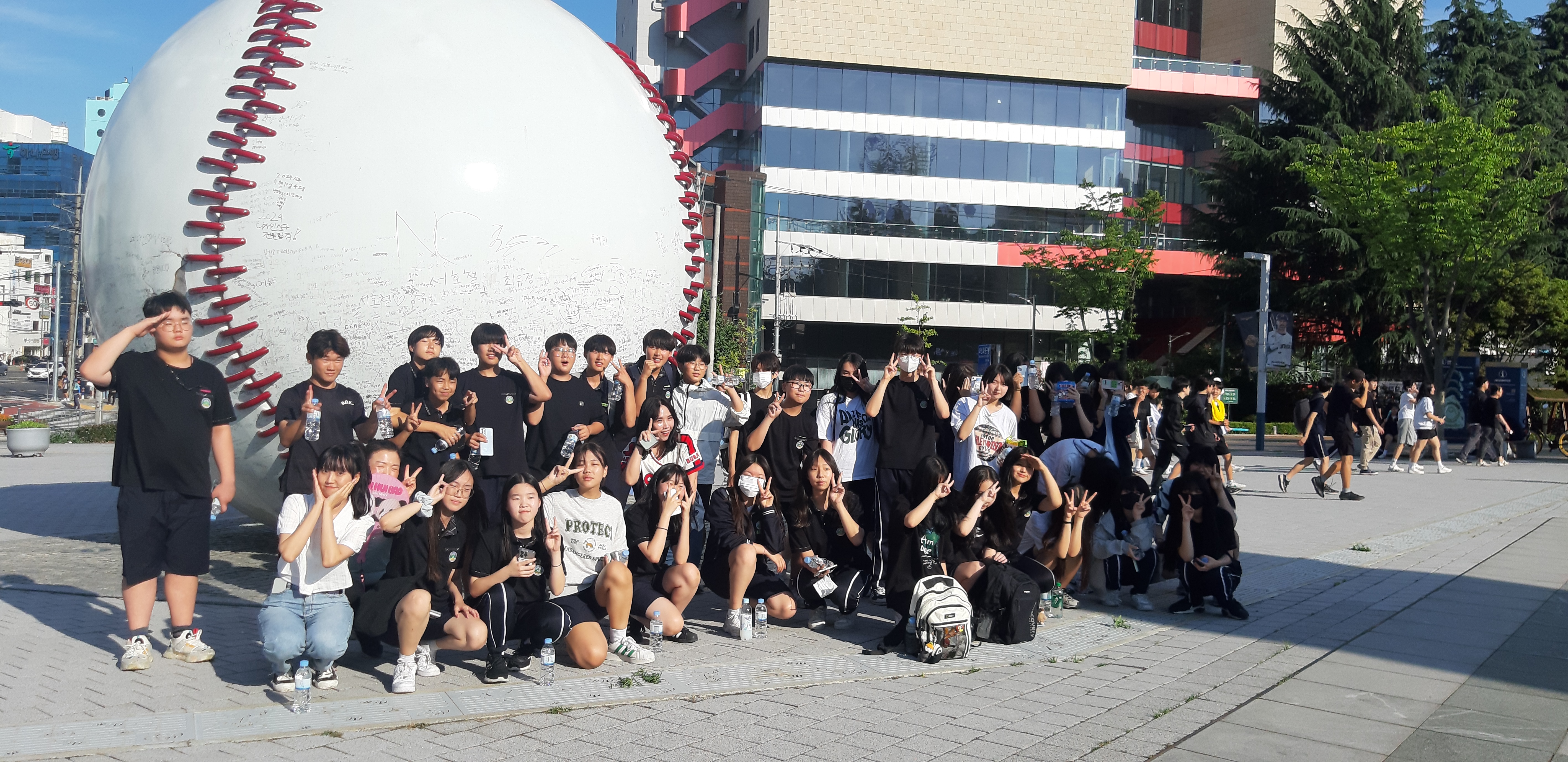 엔씨(NC) 다이노스, 올해로 3년째 경남 초·중학생 야구 관람 문화 체험 활동 지원 - 관련이미지3