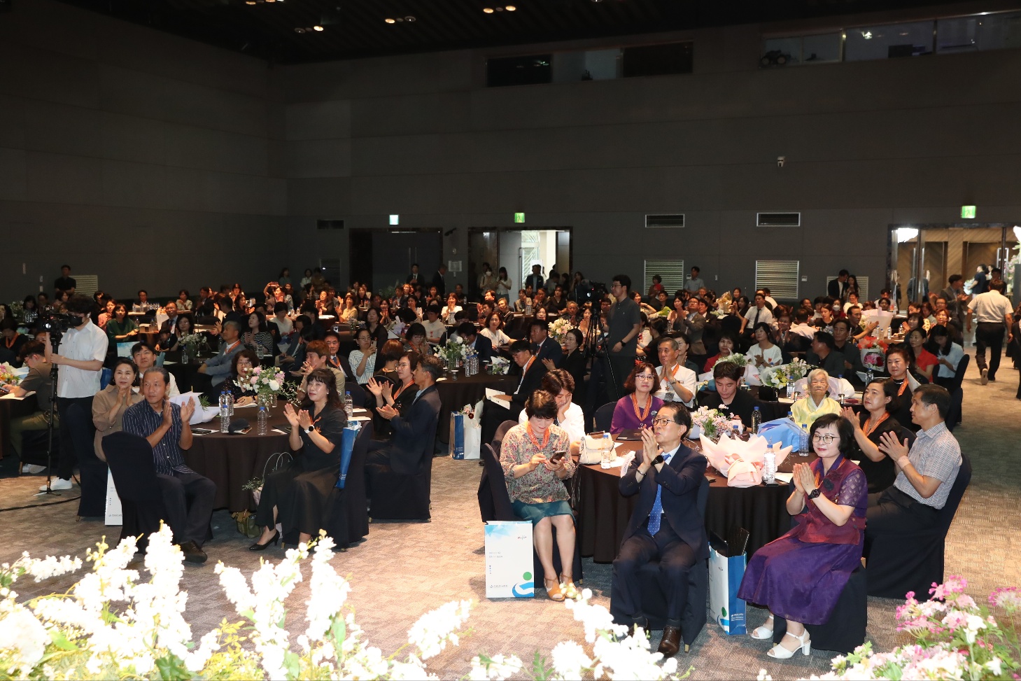 경남교육청, 올해 8월 말 퇴직 교원 478명 정부포상 전수식 개최 - 관련이미지4