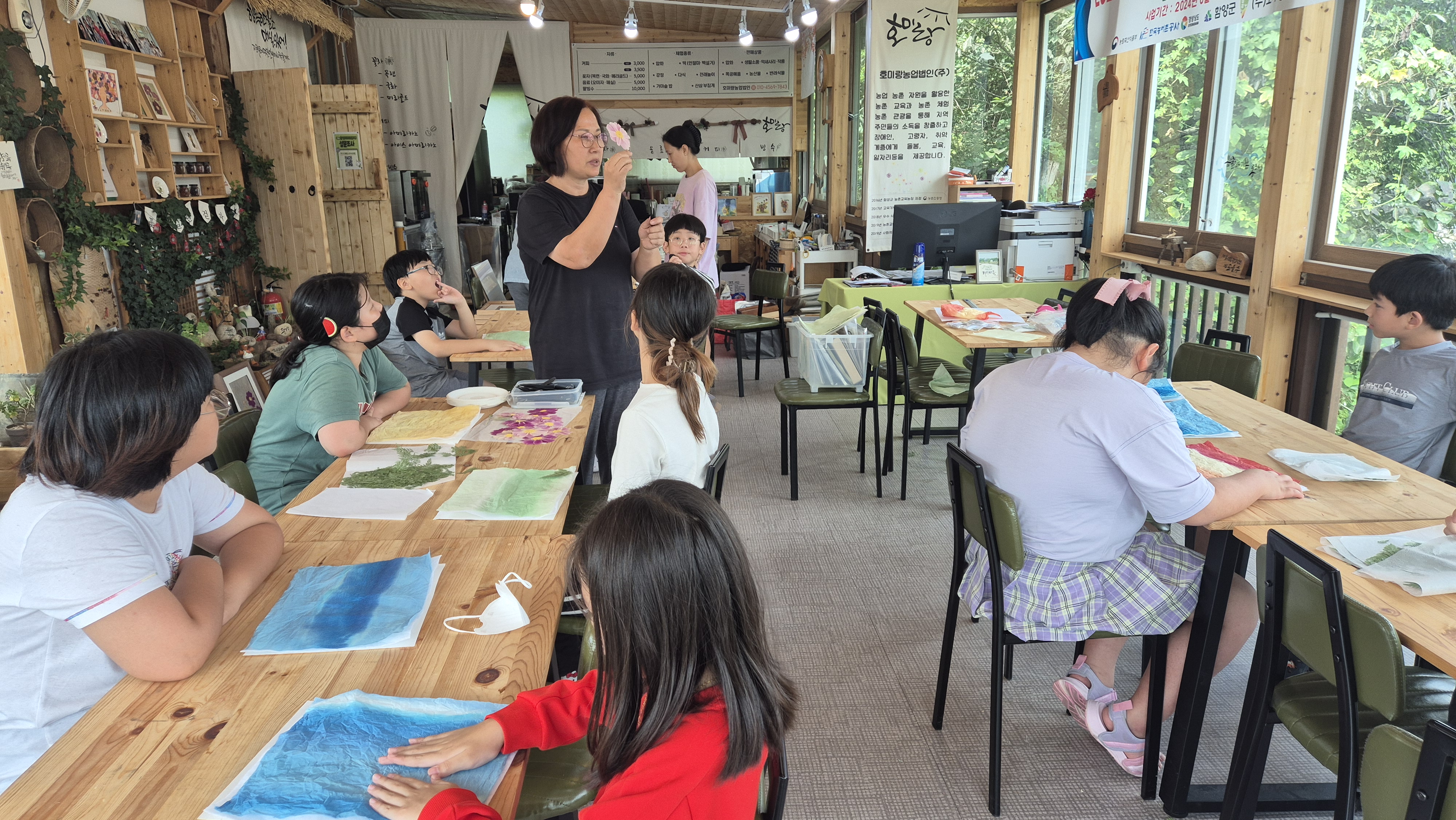 지곡초, 마을 미술가와 함께한 미술체험활동 성황리 마무리 - 관련이미지1