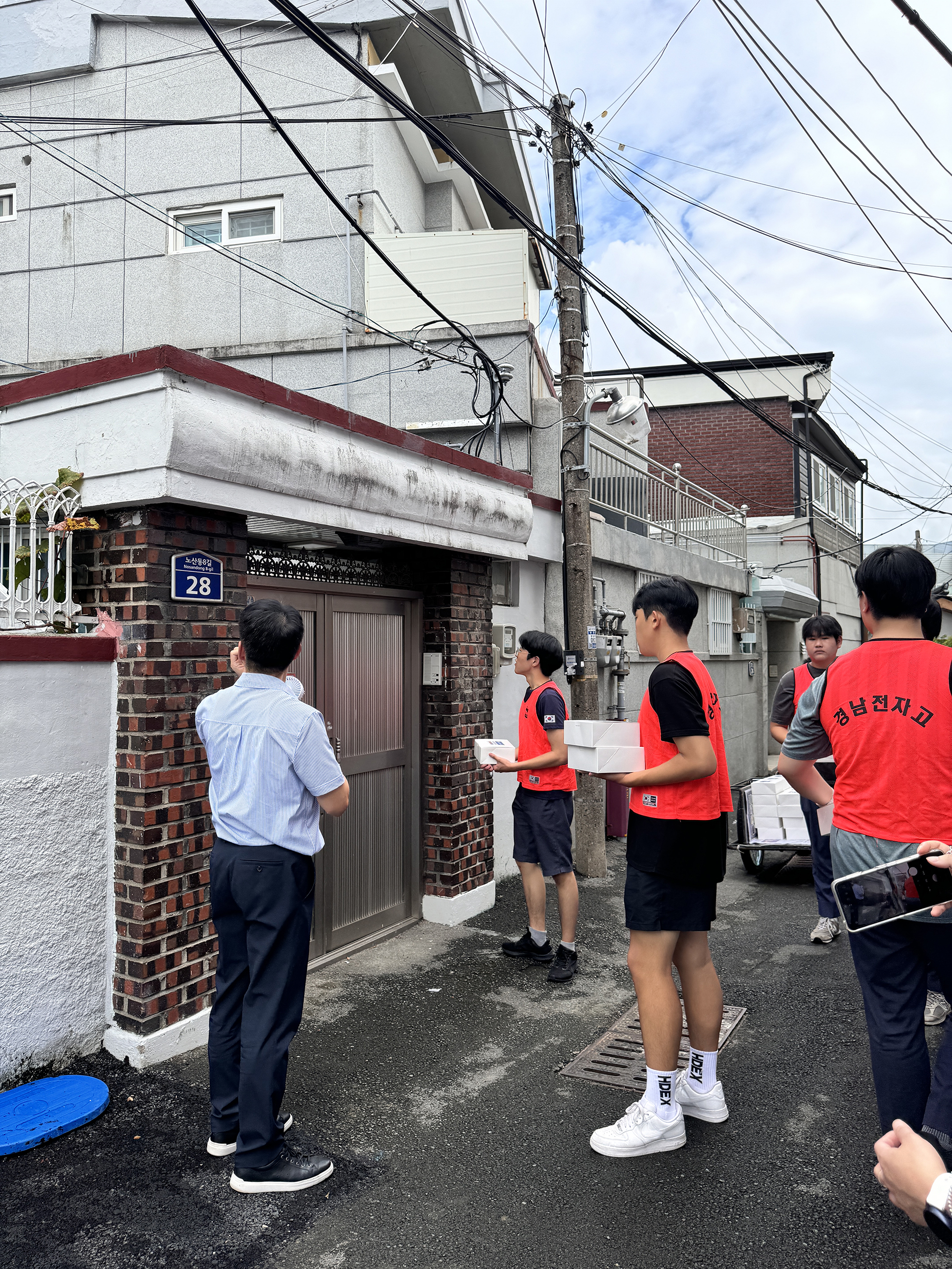 경남전자고, 이번 추석에도 경남전자고 학생들이 손자입니다 행복한 추석 명절 ‘훈훈’ - 관련이미지2