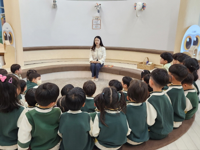 창원도서관, 창원숲유치원과 업무 협약(MOU) 체결 - 관련이미지1