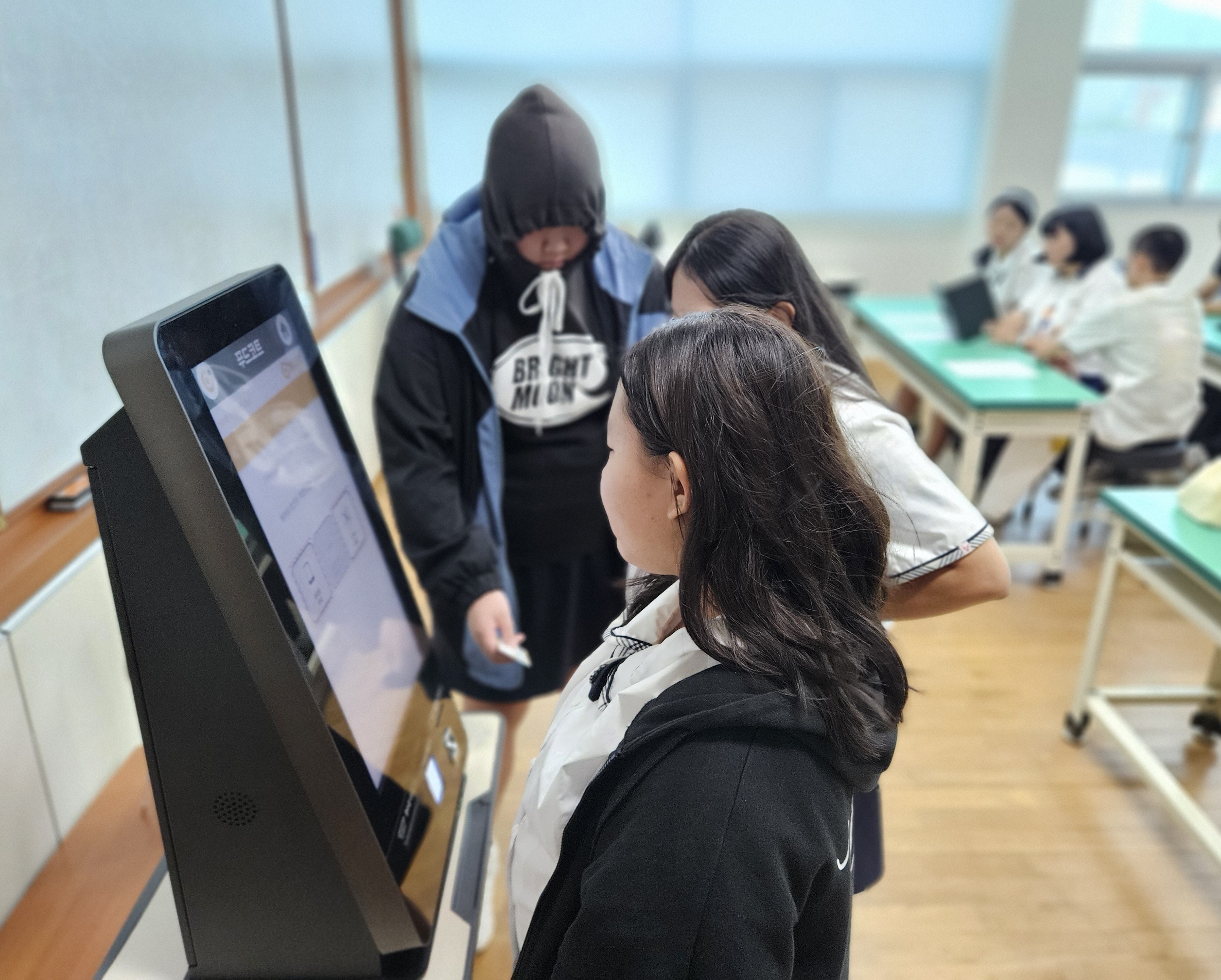 거창교육지원청, 장애학생 맞춤형 무인정보단말기 활용 교육 실시 “키오스크 활용으로 더 편리한 세상 만들기!” - 관련이미지1