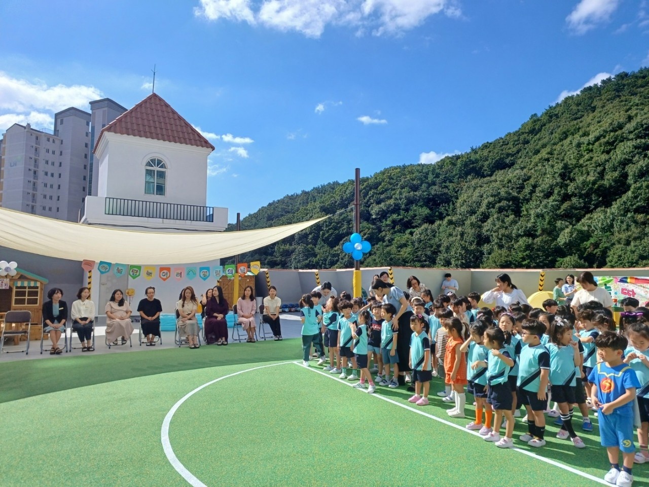 현동숲유치원 옥상 하늘땅놀이터 열림의 날! “2024. 옥상 하늘땅놀이터 열림의 날”실시 - 관련이미지1