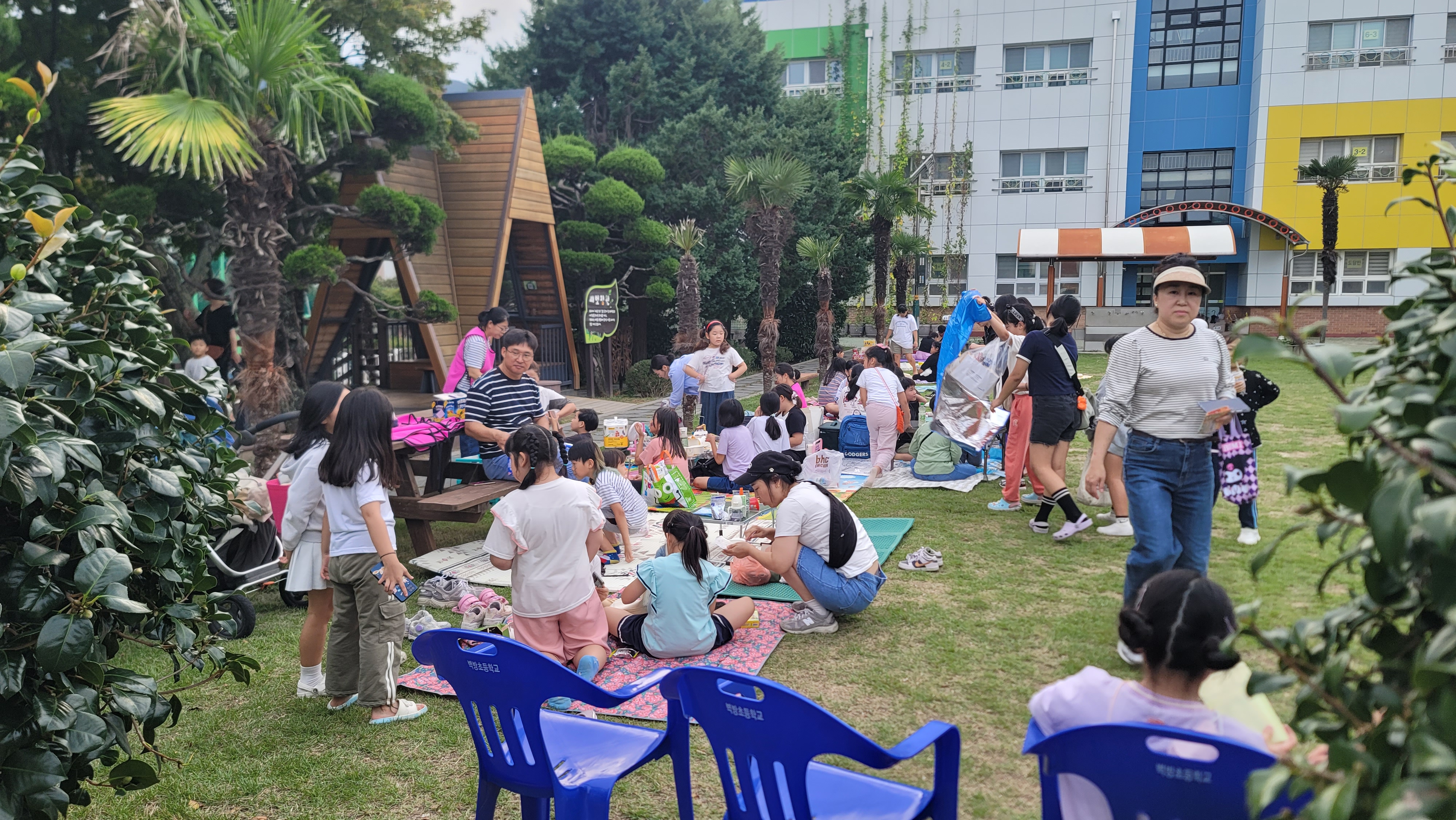 벽방초, 학무모회 학교참여 선도학교 운영으로 학부모가 펼치는 가을 향기 와글와글 도서관, 가을 밤의 남만피크닉 운영 - 관련이미지2