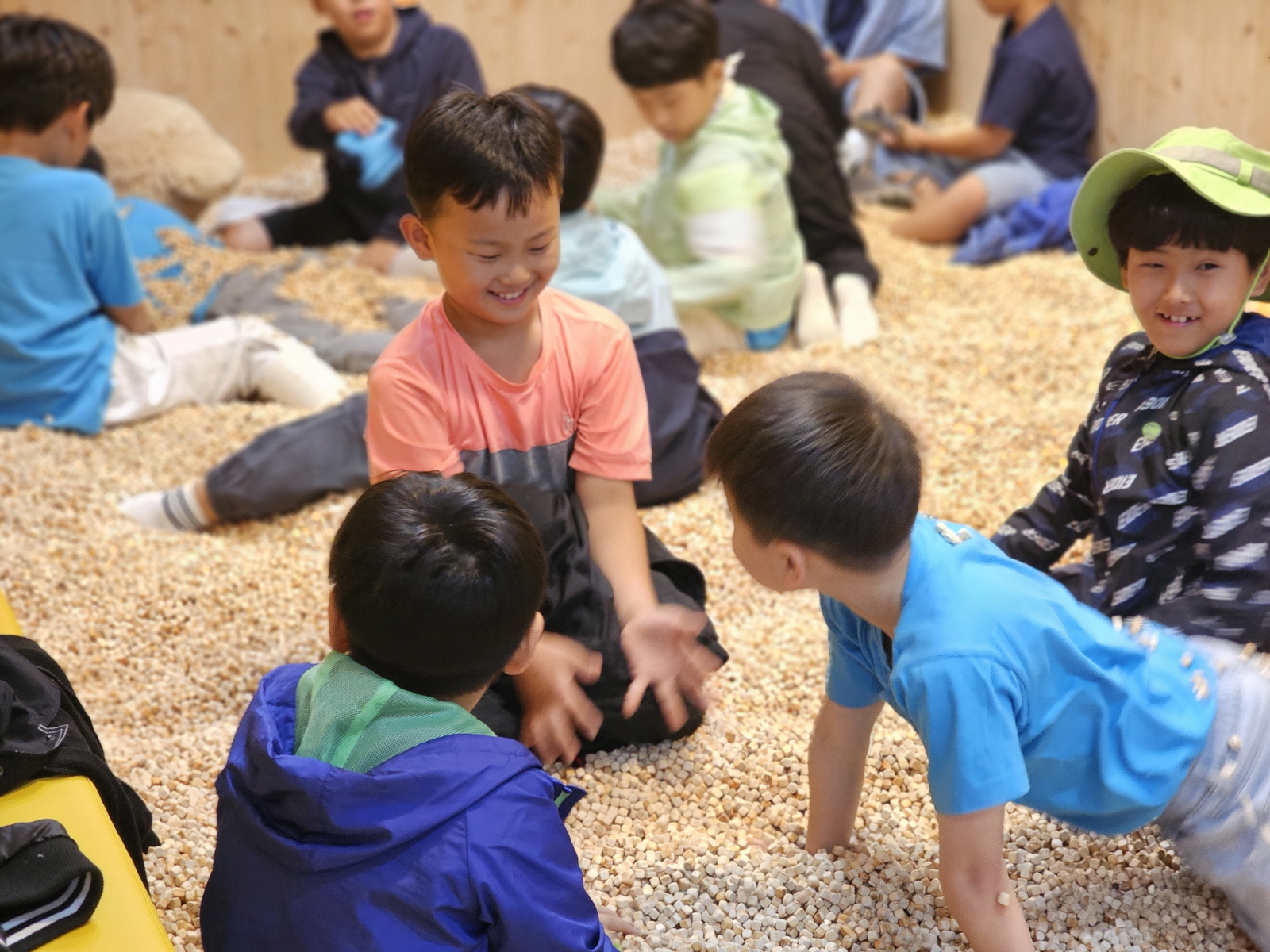 백전·안의·함양초, 작은학교-큰학교 간 공동교육과정 현장체험학습 운영 - 관련이미지4