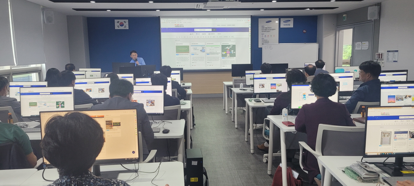 거제교육지원청, 학교 관리자 대상 미래교육(아이톡톡) 역량강화 연수 - 관련이미지1