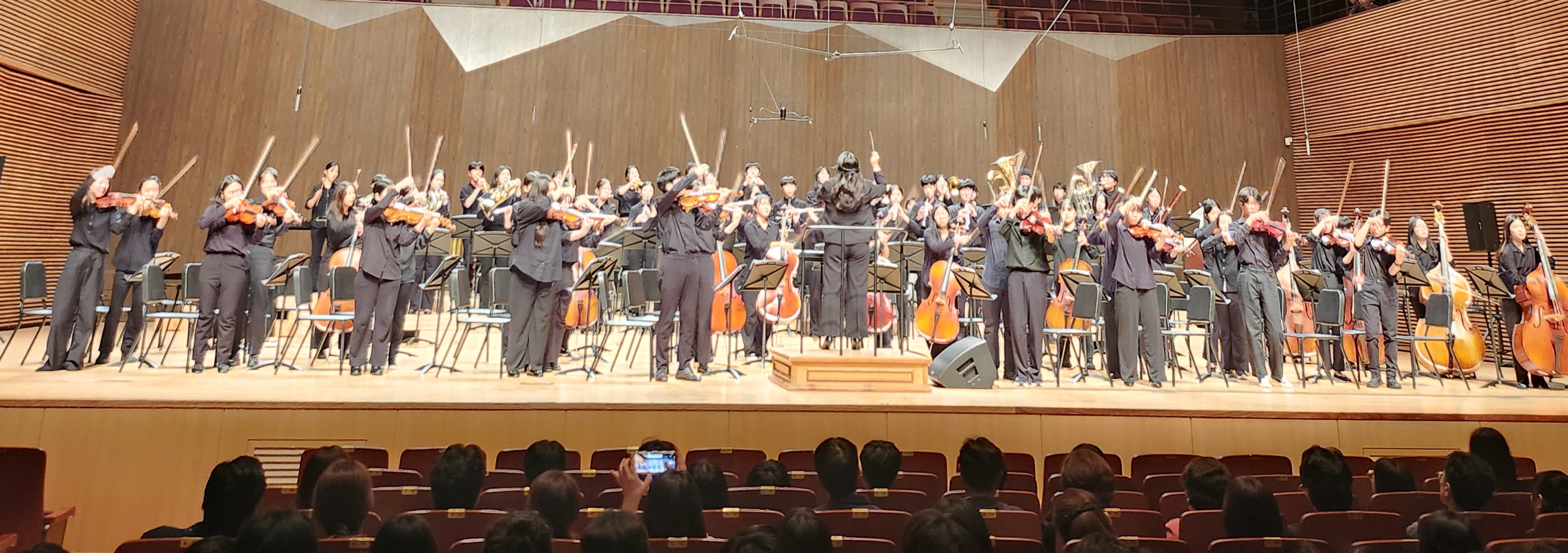 계룡중, 제11회 정기연주회 개최 (웅장한 하모니의 파도가 철썩 감동이 들썩) - 관련이미지3