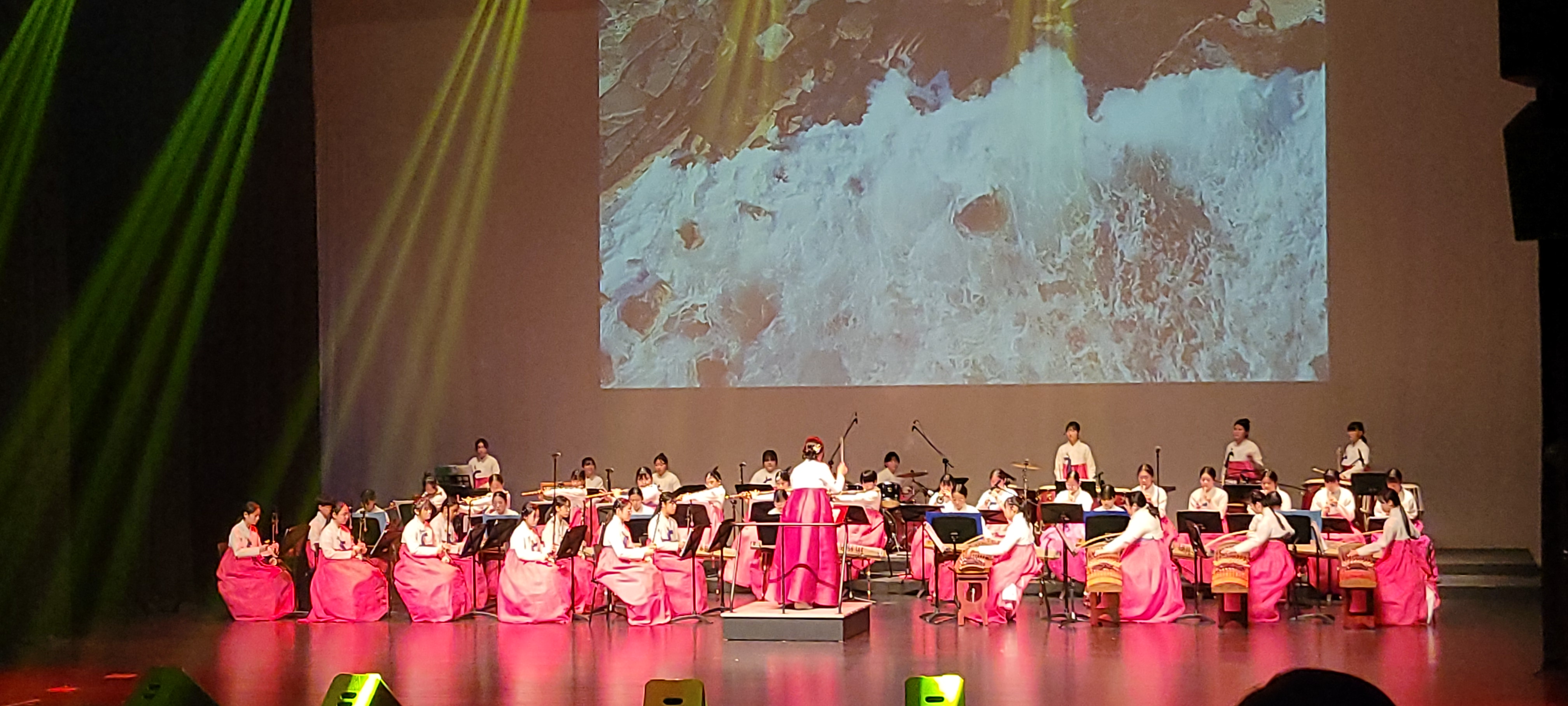 삼천포중앙여자중학교 국악오케스트라, 제2회 정기연주회 성황리 개최 - 관련이미지1