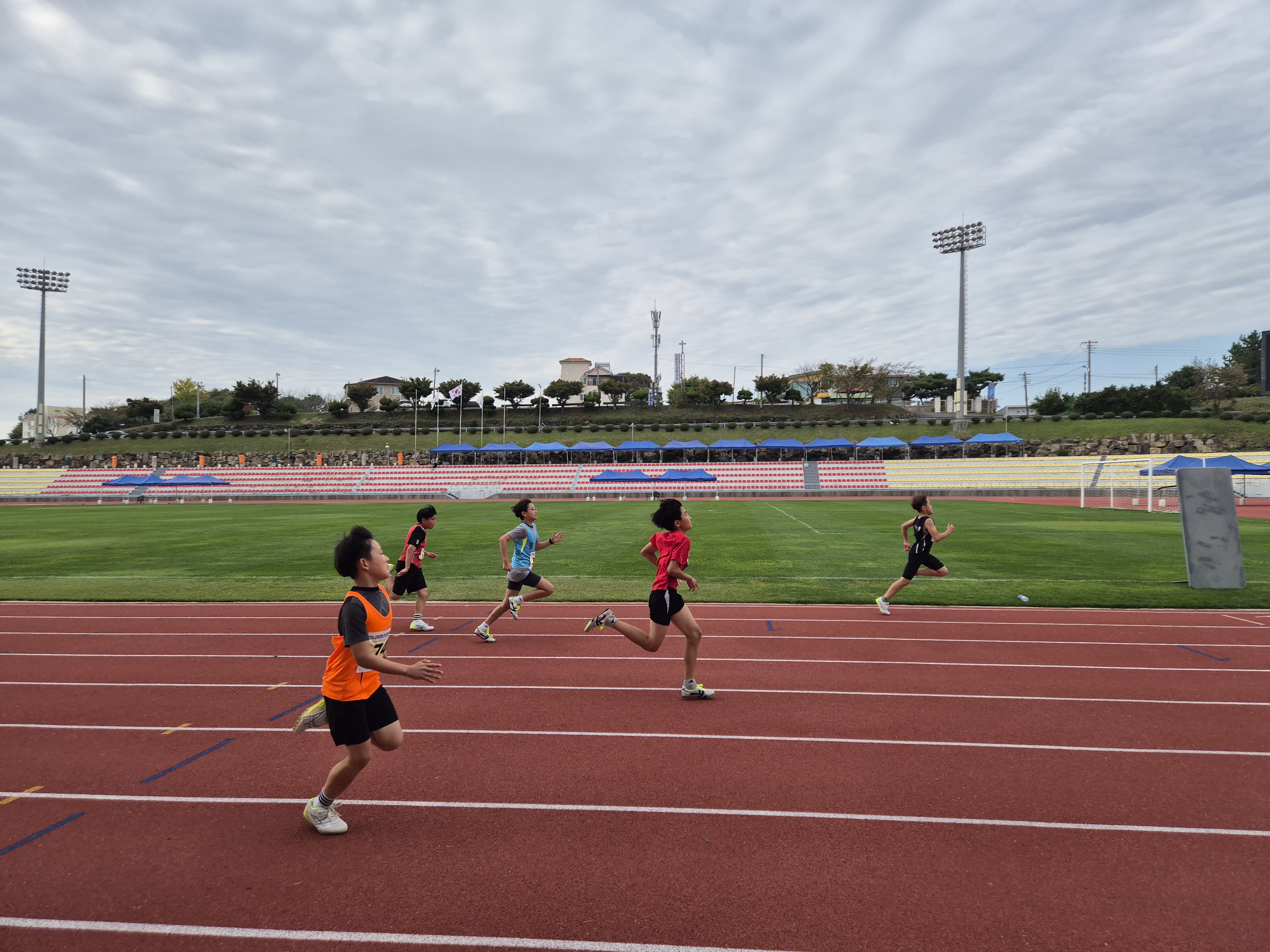 사천교육지원청, 교육장배 초중학생 육상경기대회 개최 - 관련이미지1