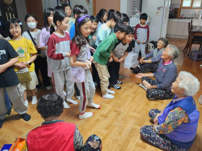 거제양정초등학교, 이웃 사랑 떡 나눔 - 관련이미지2