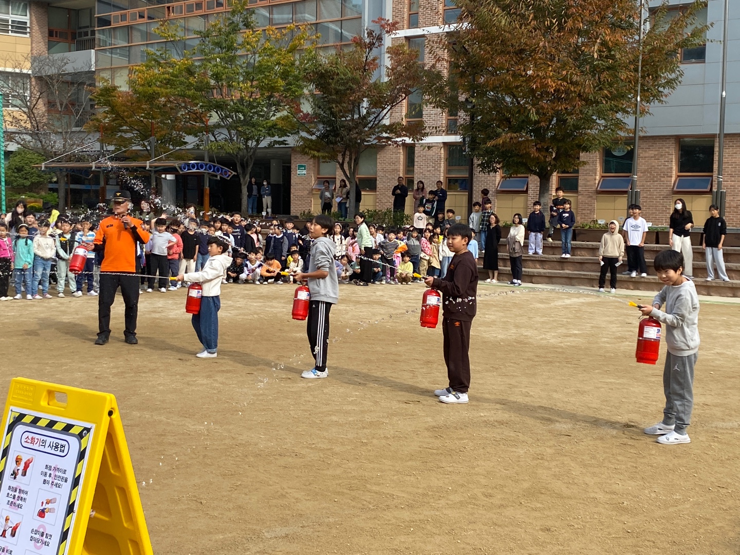 장재초등학교, 2학기 화재대피훈련 실시 - 2024년 장재초등학교 합동소방훈련 - - 관련이미지3