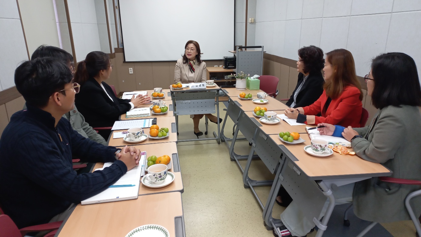 밀양교육지원청, 소속기관 직원들과 소통하며 현장의 목소리를 듣다 - 관련이미지2