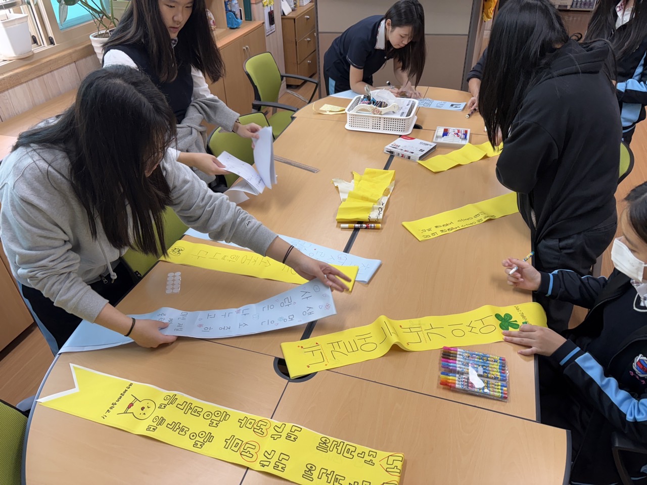마산제일여중 2024. 마산 가고파 국화축제 마음챙김 캠페인 활동 - 관련이미지1
